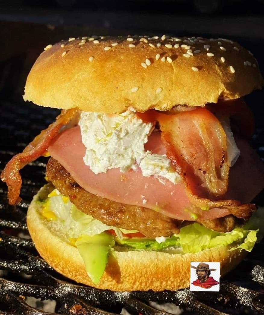 El Forastero Burguer image 1