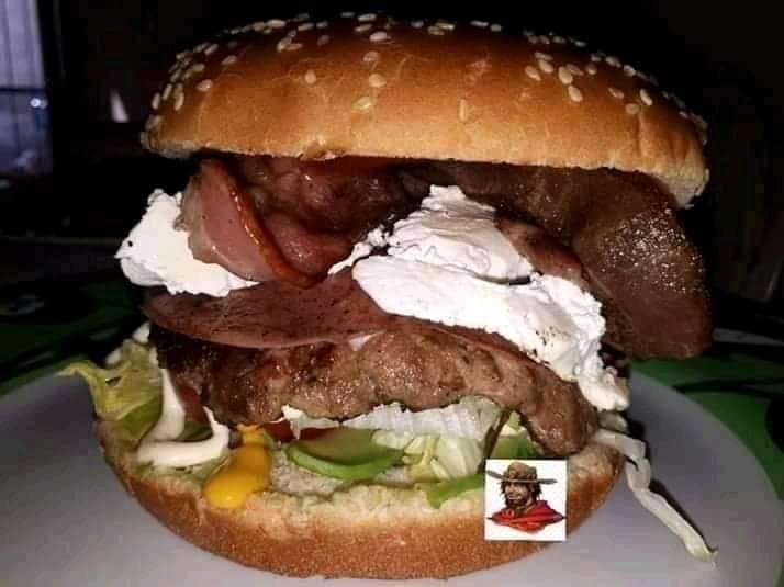 El Forastero Burguer image 6