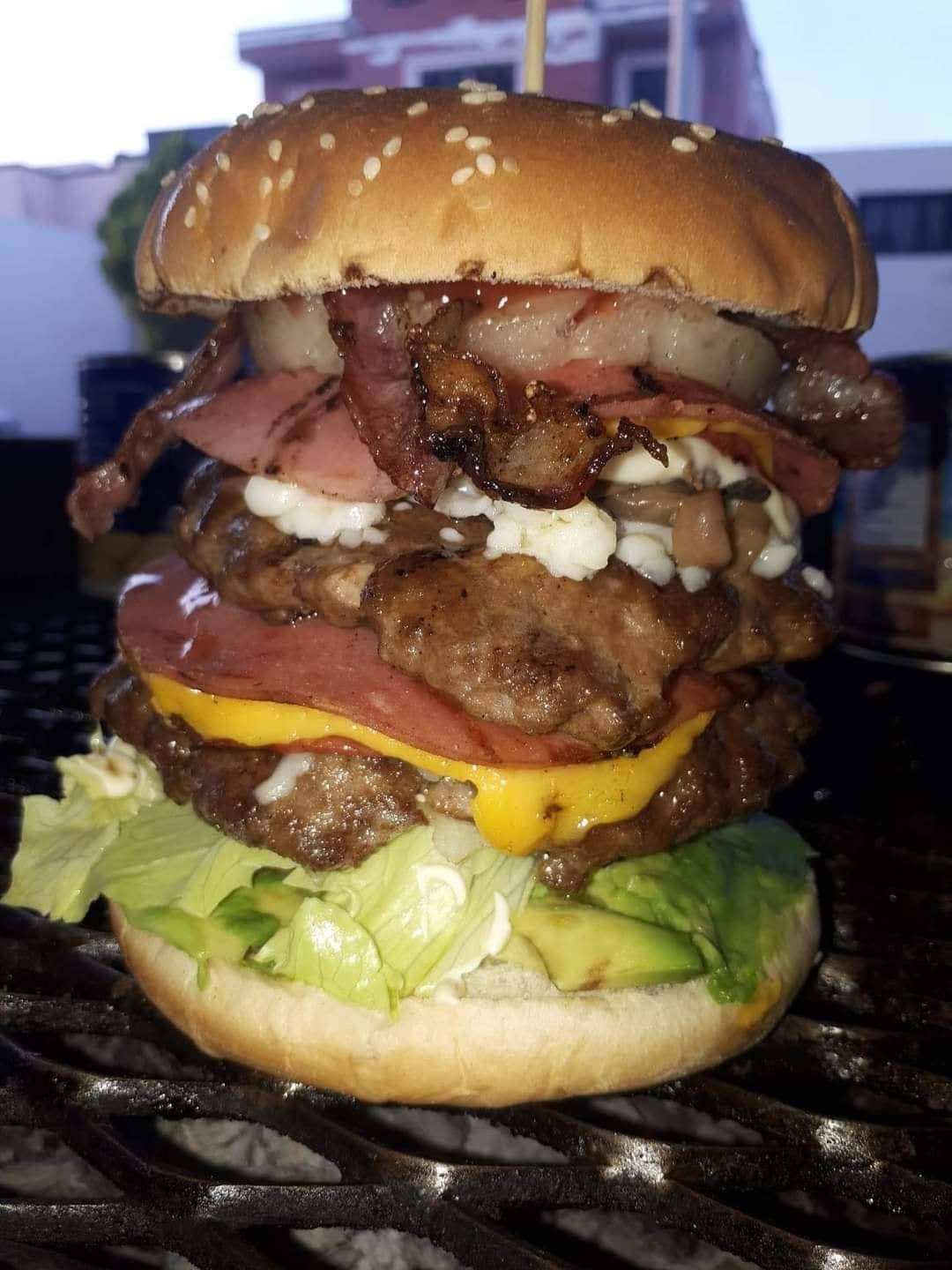 El Forastero Burguer image 10