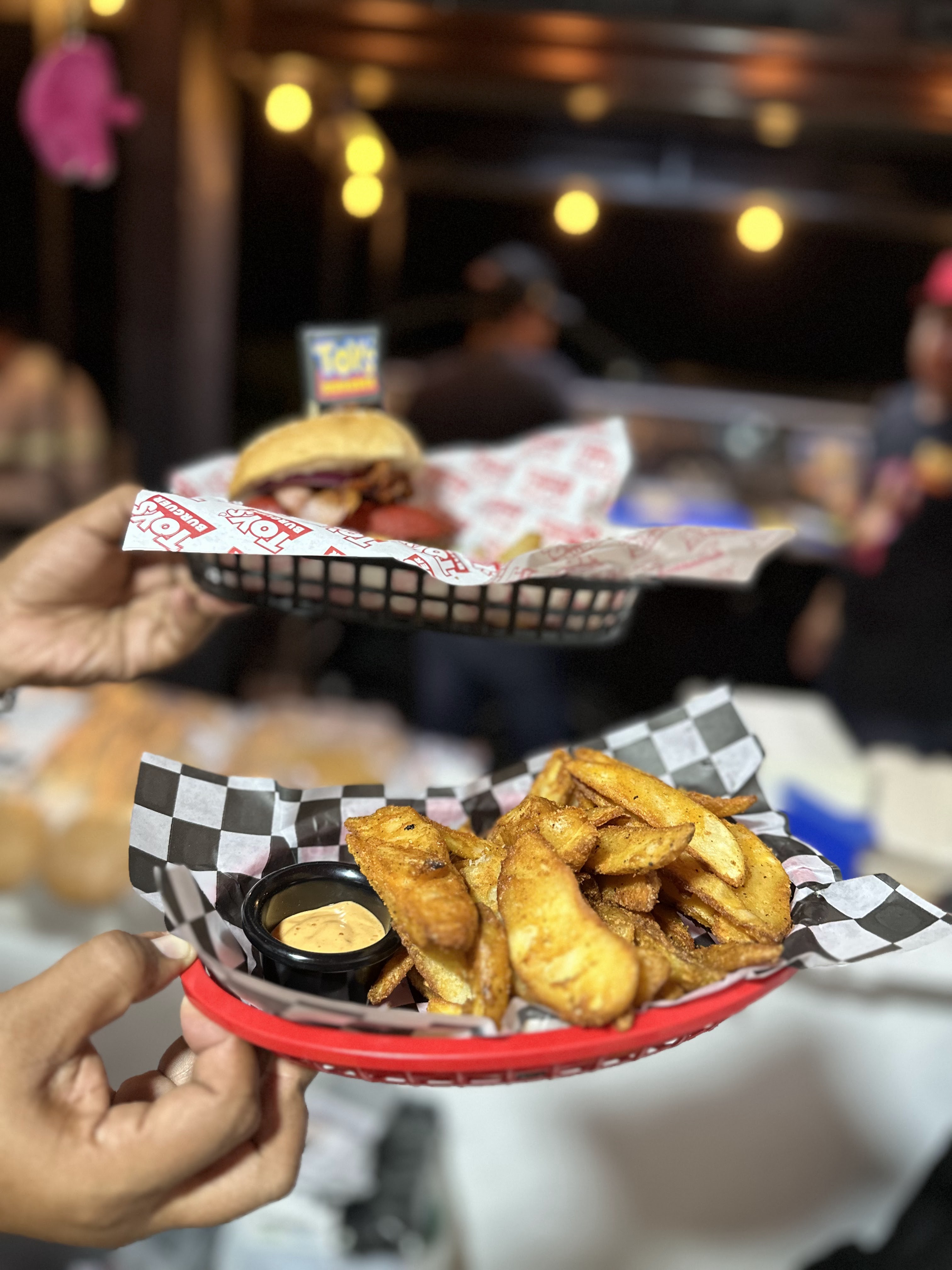 TOY’S BURGUER image 2