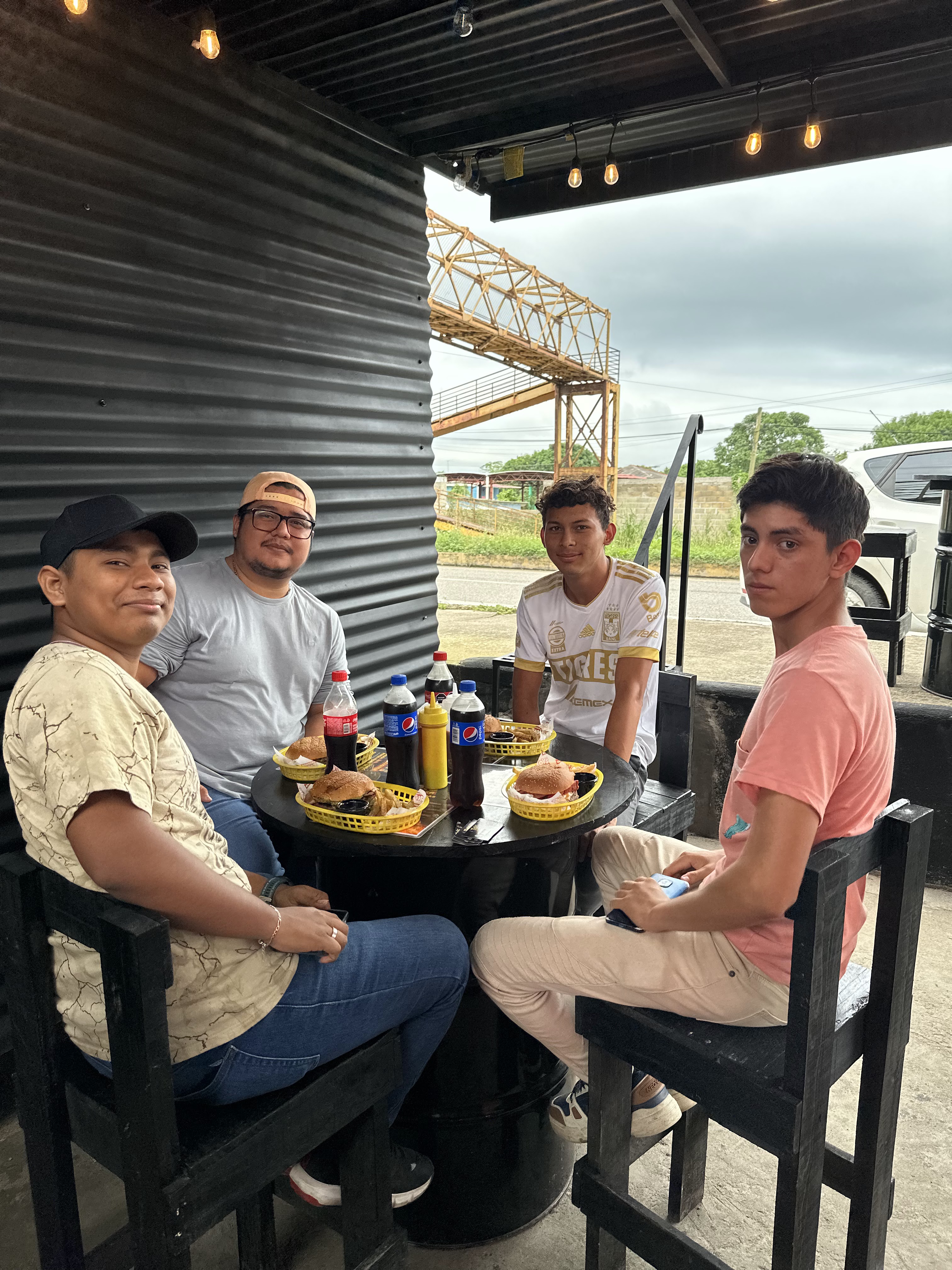 TOY’S BURGUER image 4