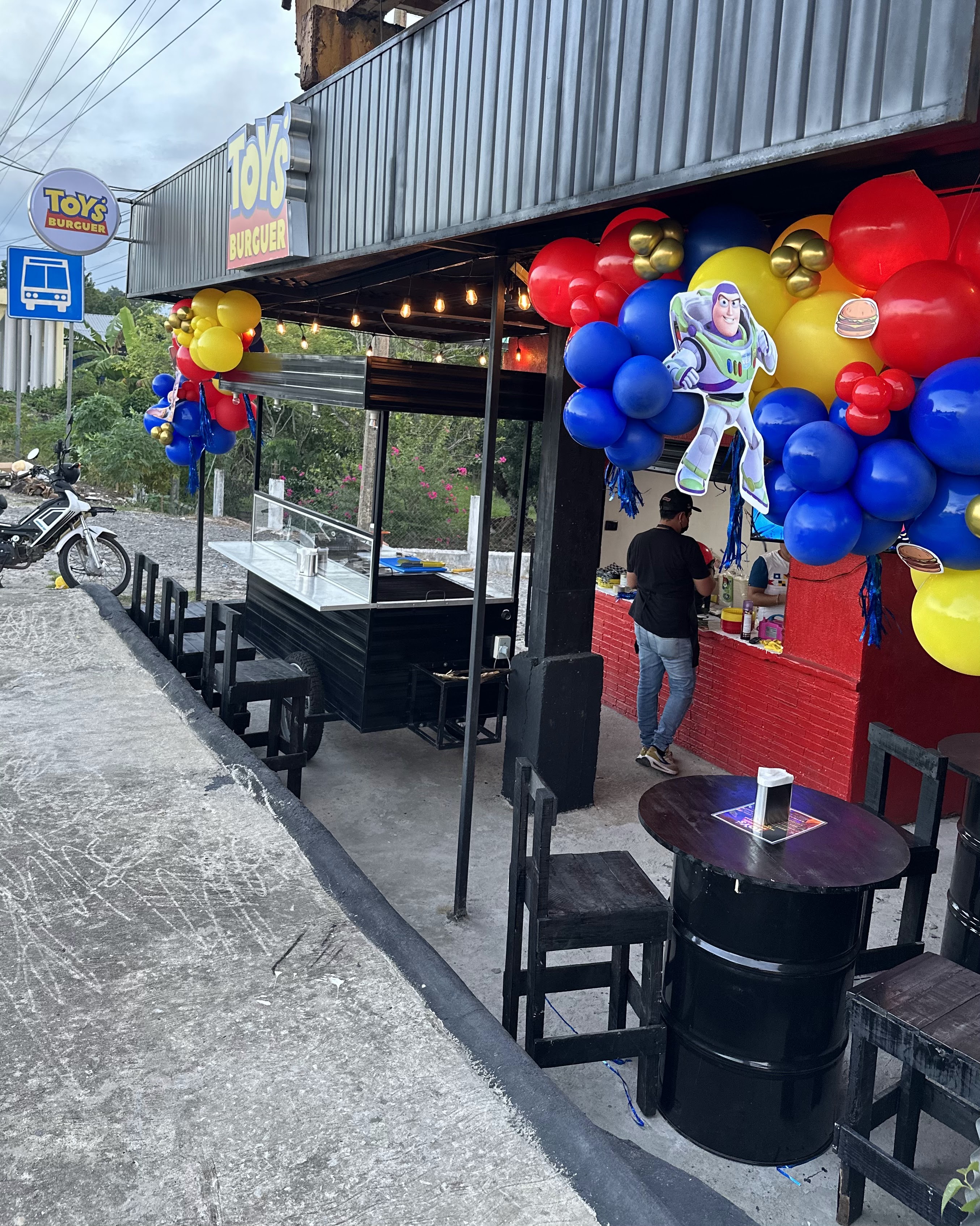 TOY’S BURGUER image 5