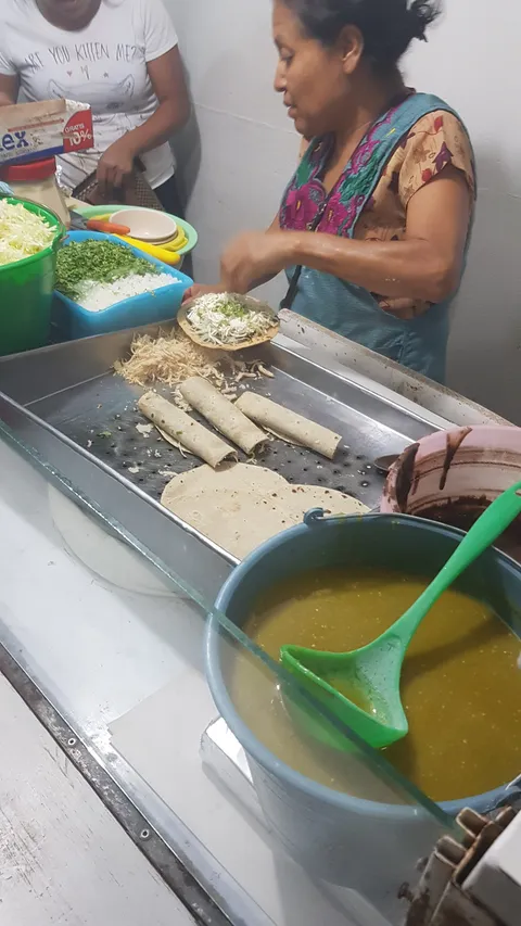 Taquería "EL CALLEJÓNCITO" image 4