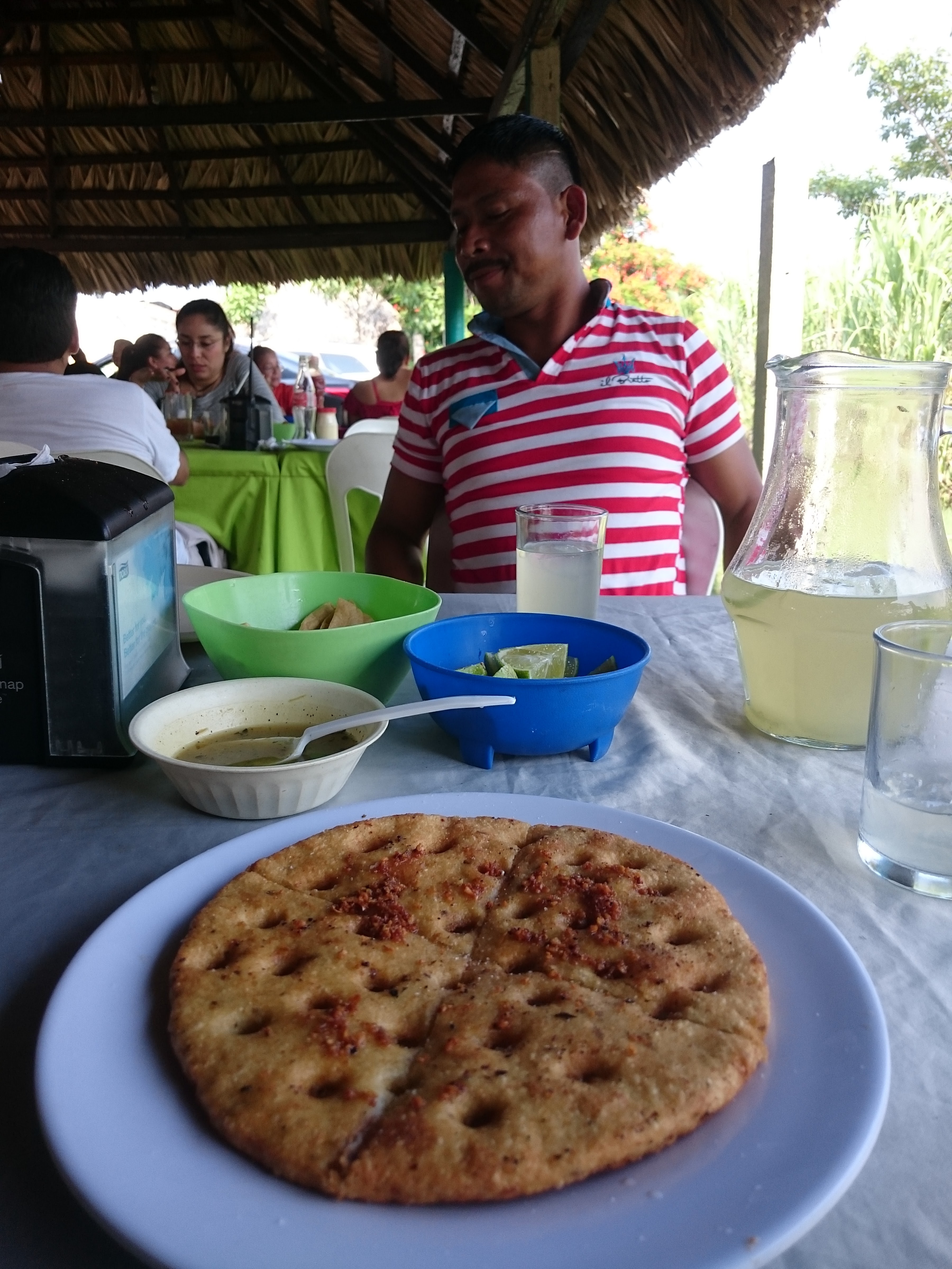 Rest. Monchito Jr. Especialidad En Pescados Y Mariscos image 5