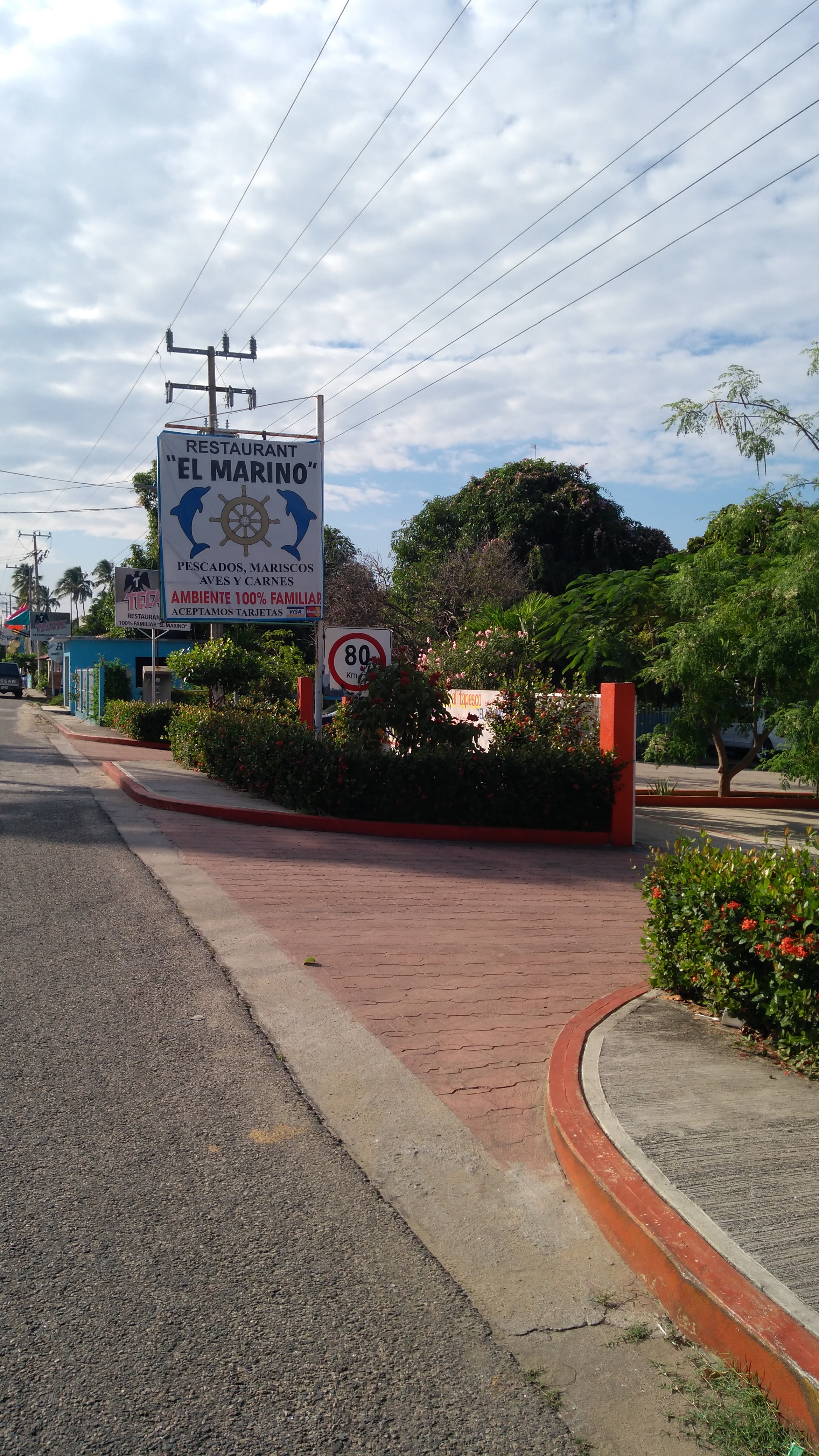 Rest. Monchito Jr. Especialidad En Pescados Y Mariscos image 10