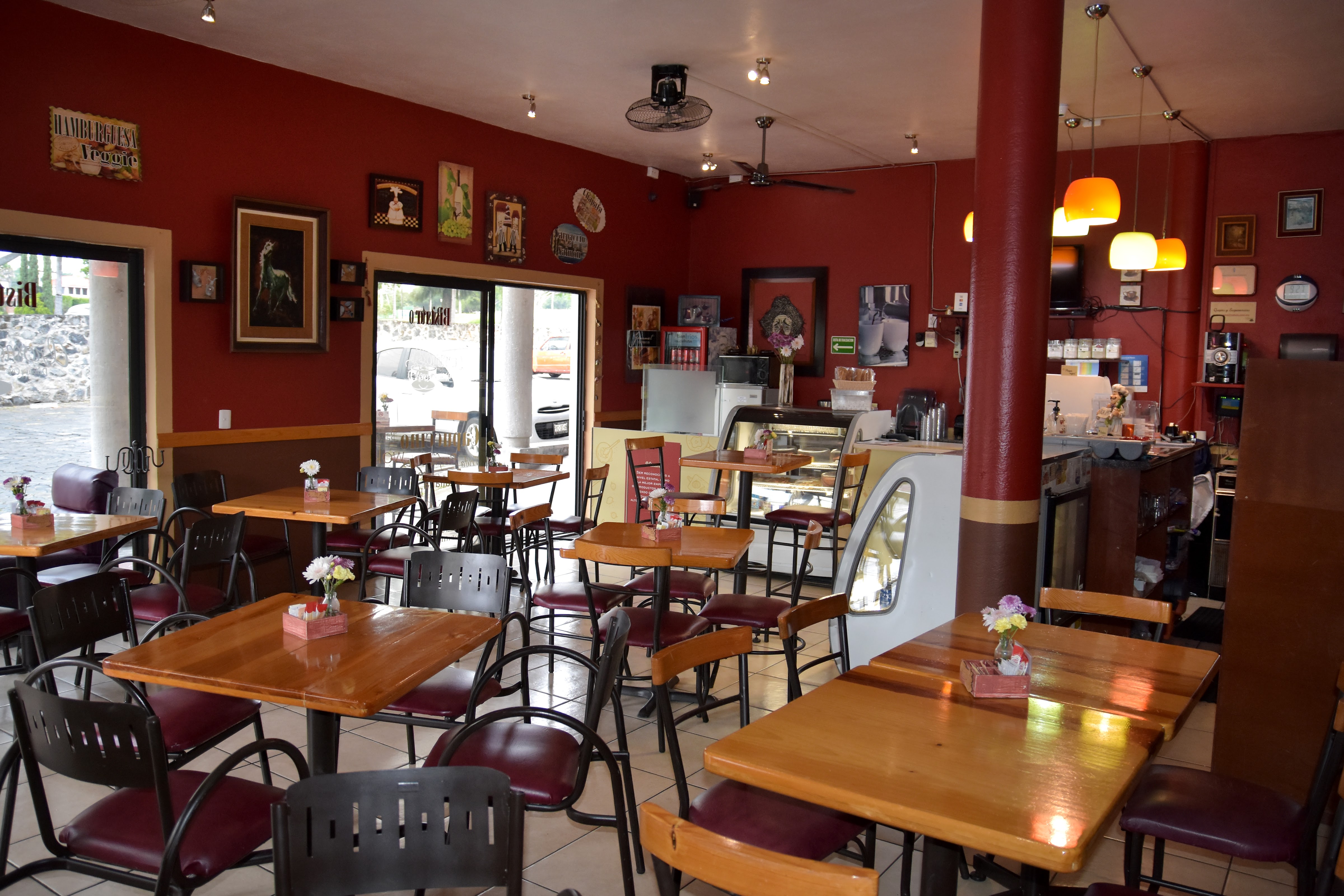 Bistro Aroma image 4