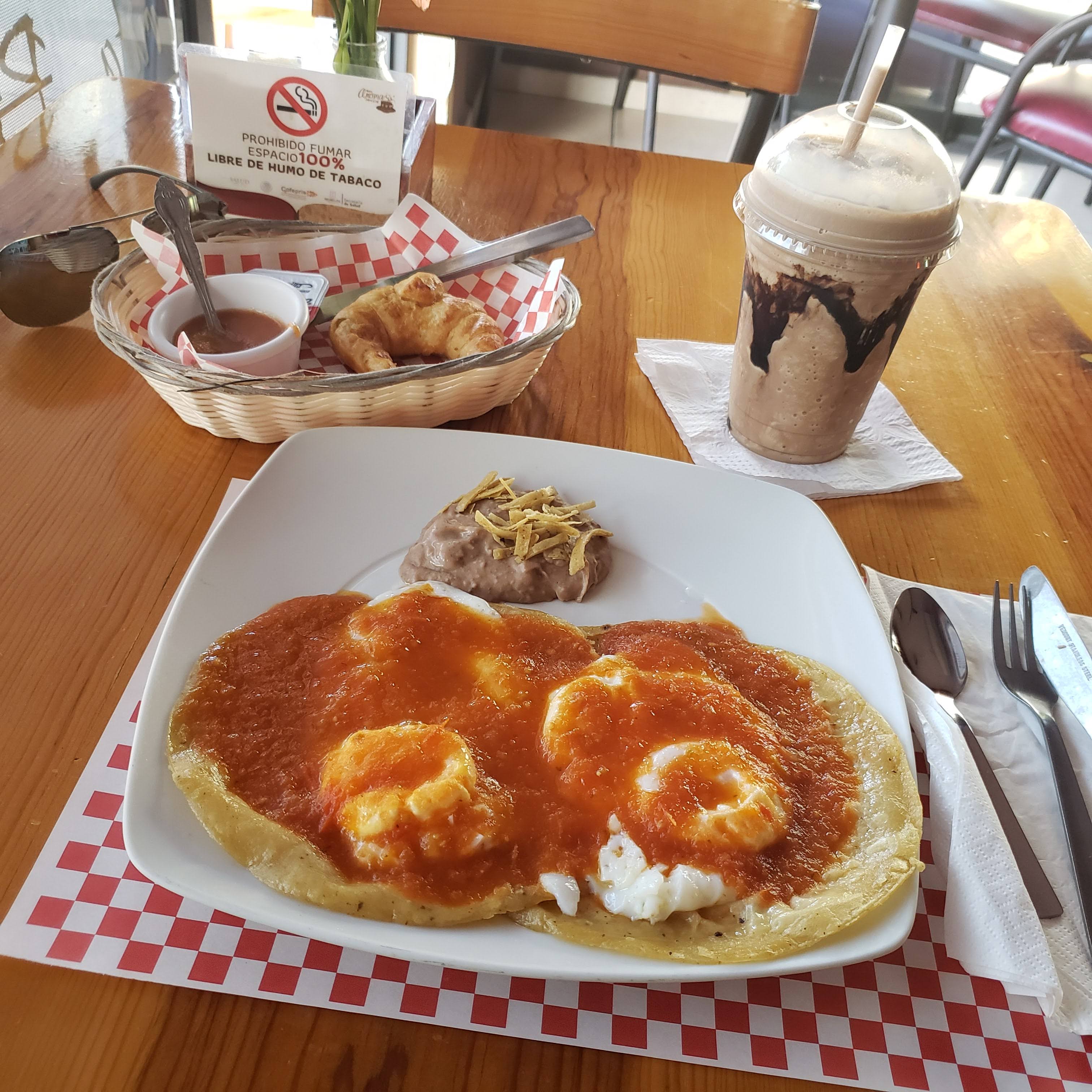 Bistro Aroma image 9