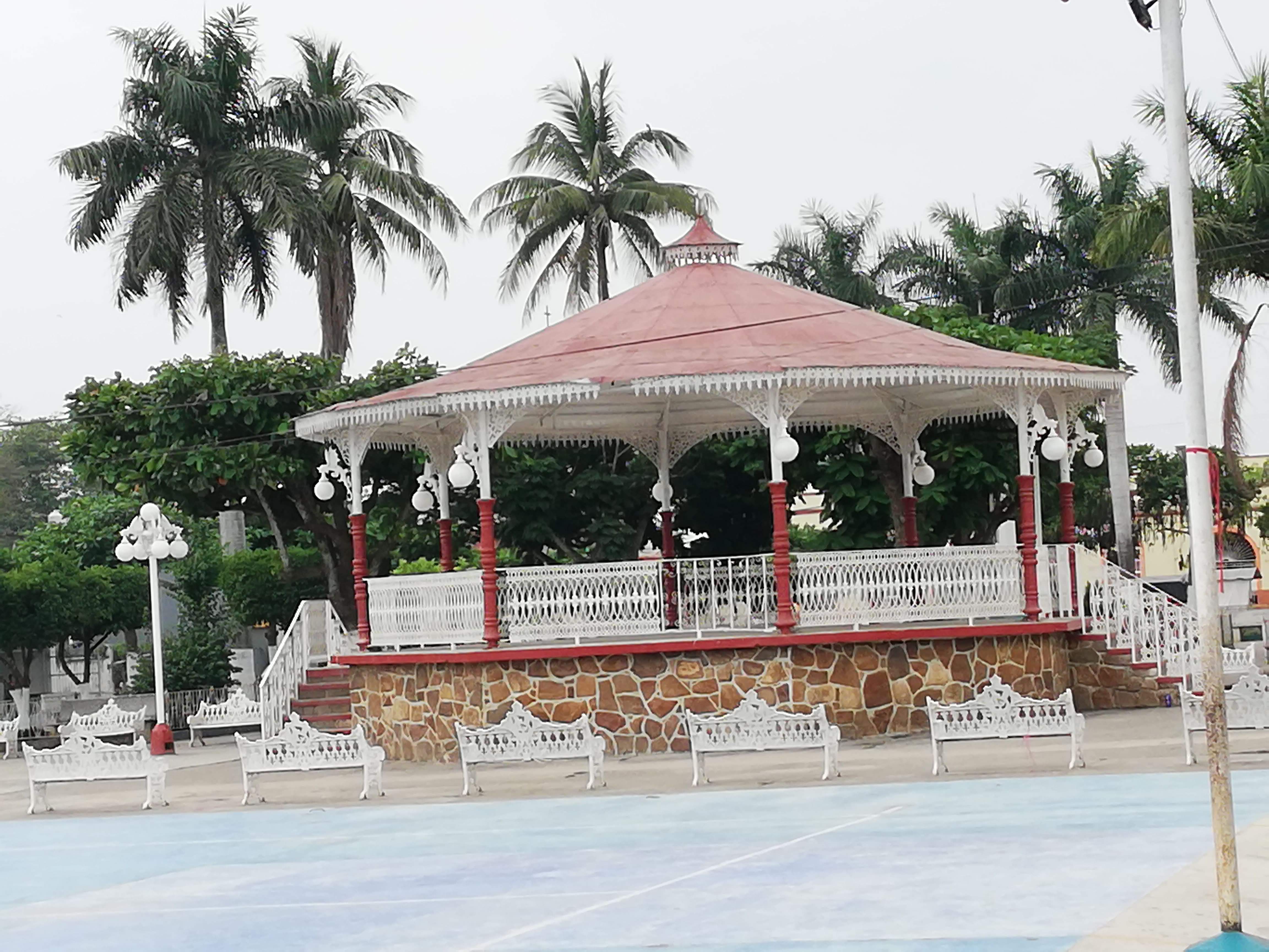 POLLOS ASADOS LA PARRILLA CAMPESINA image 1