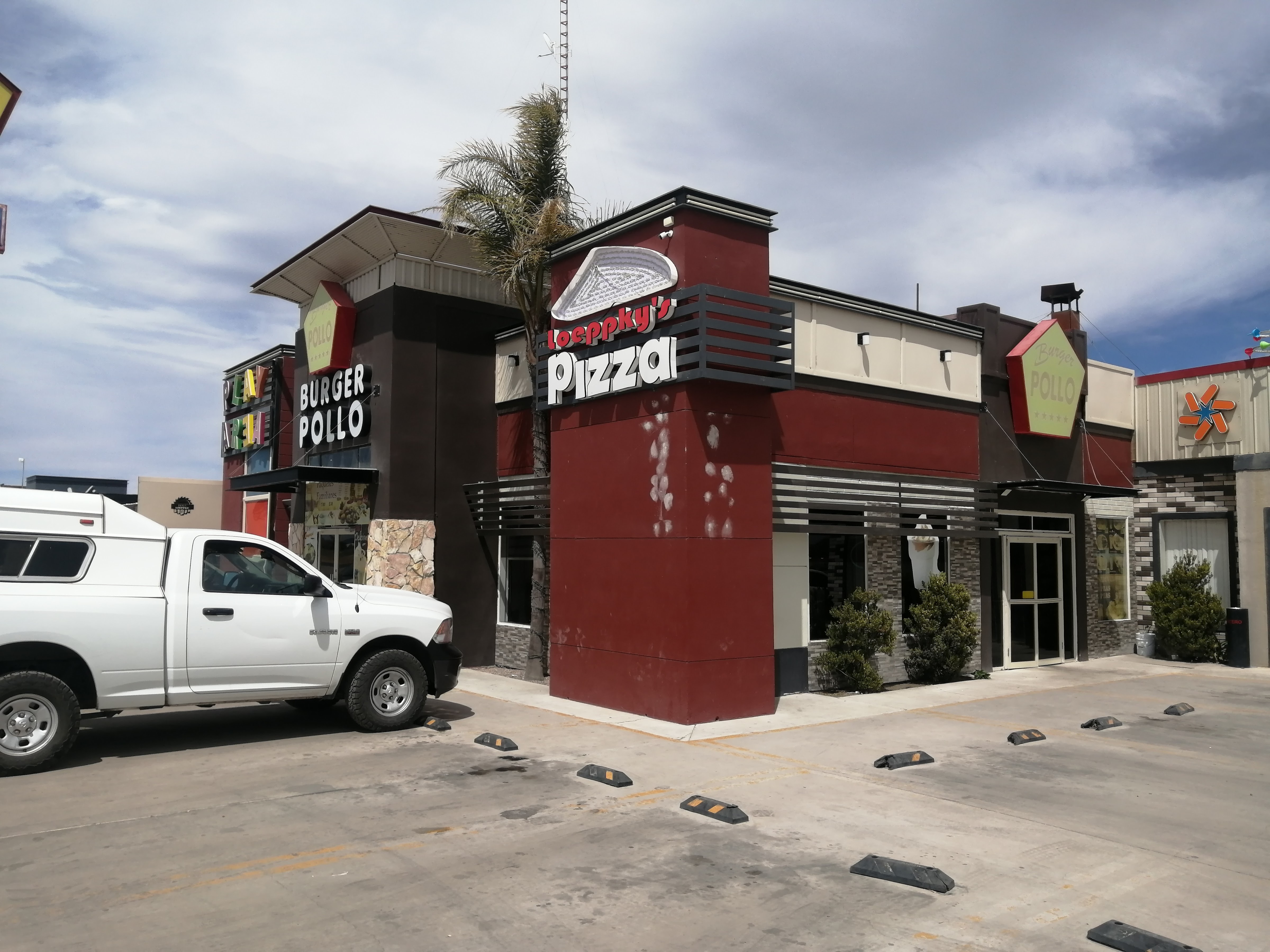 Burger Pollo Menonita image 3