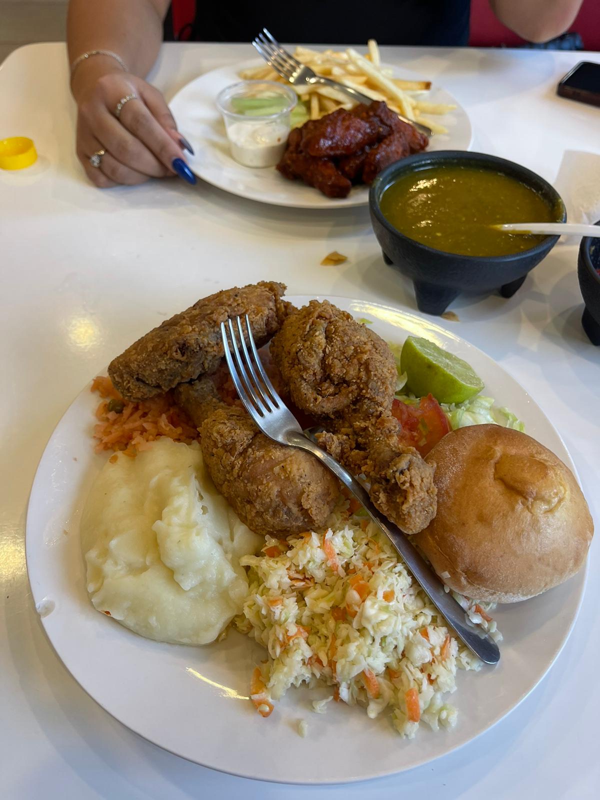 Burger Pollo Menonita image 6