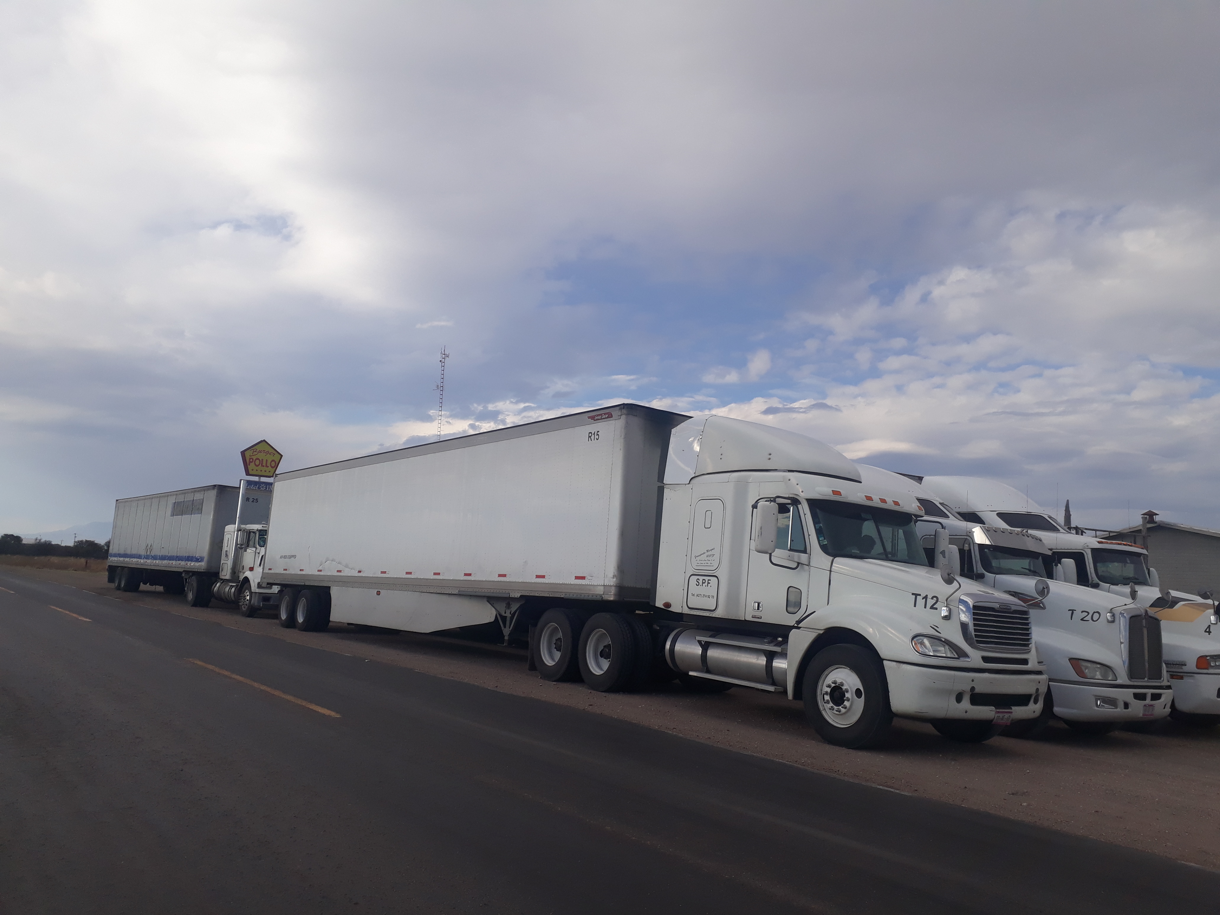 Burger Pollo Menonita image 8