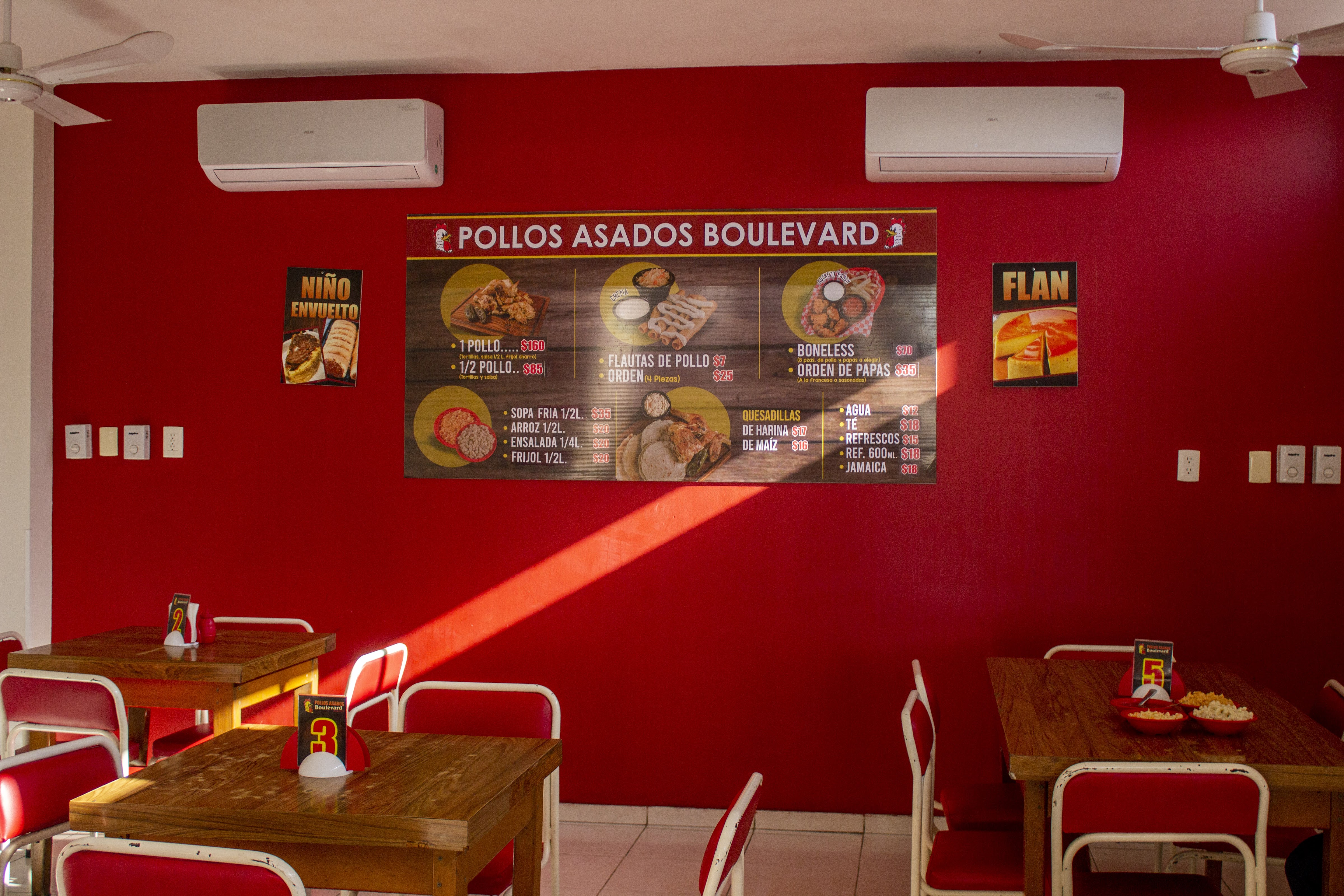 Pollos Asados Boulevard image 1
