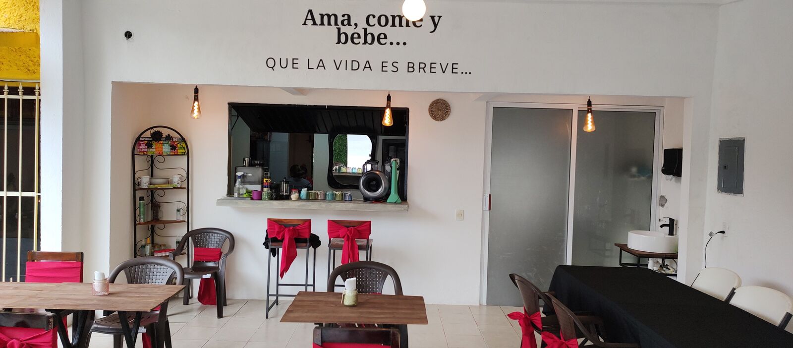 La Casita Amarilla image 4