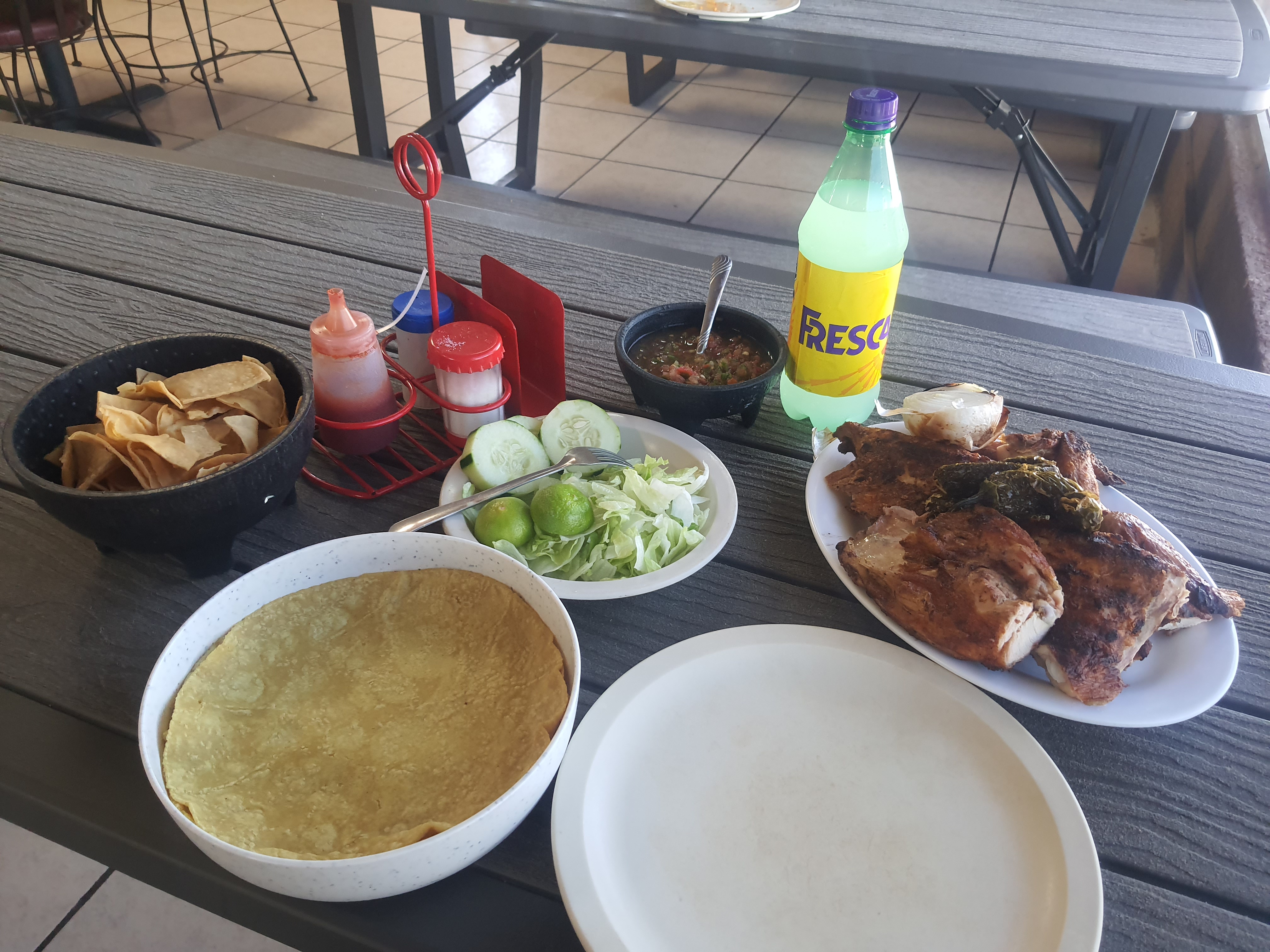 El Pollo coqueto image 9