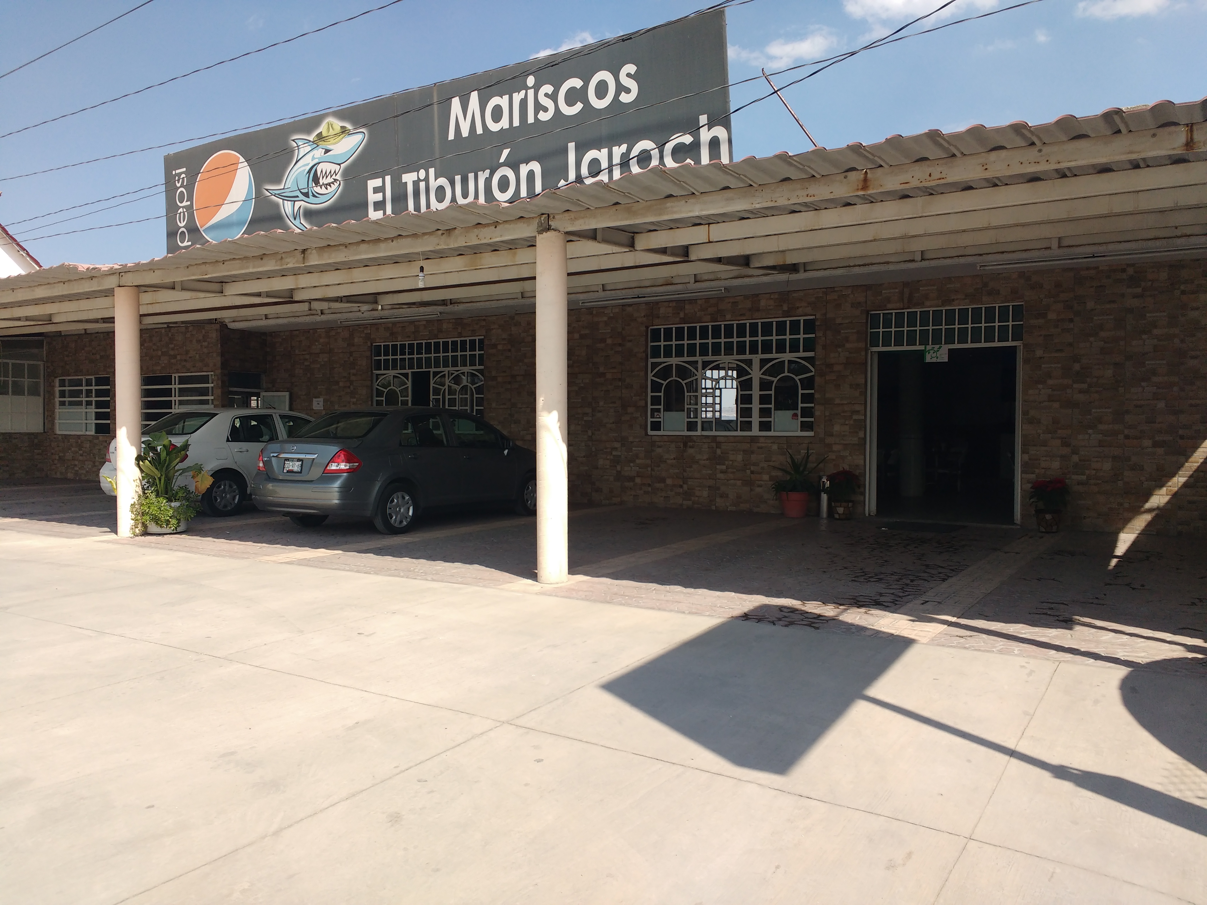 Mariscos " El Tiburón Jarocho " image 1