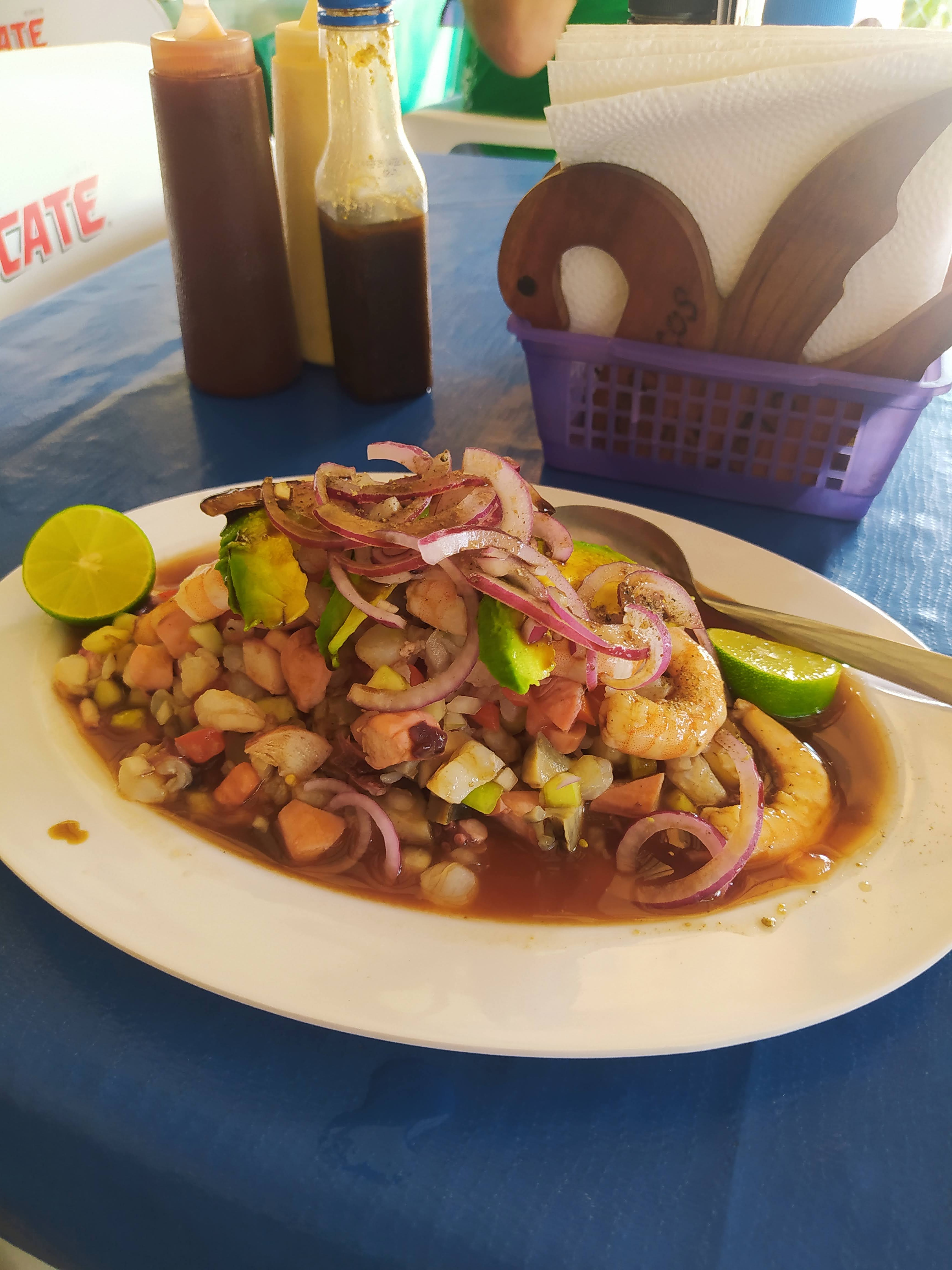 Mariscos TOTO image 4