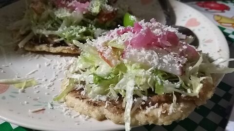 Cenaduría Maye Con Las Cuatas image 1