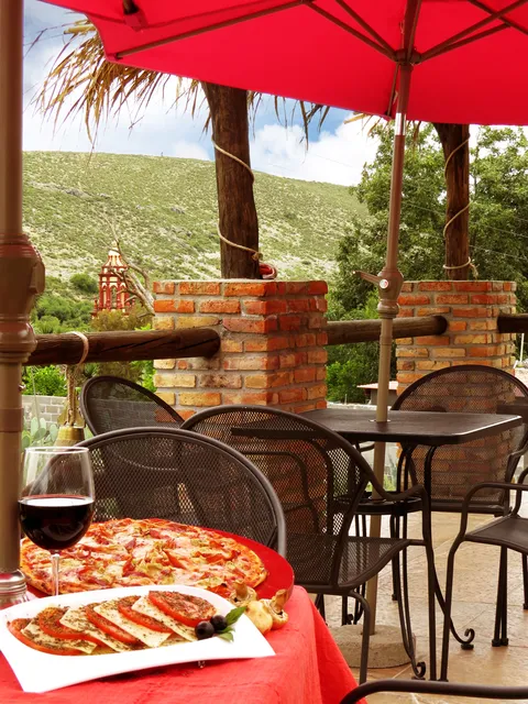 Armadilli Pizzeria image 1