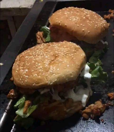 Happy buns burger image 2