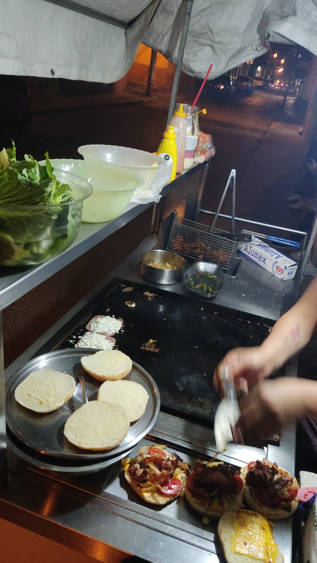 Happy buns burger image 7