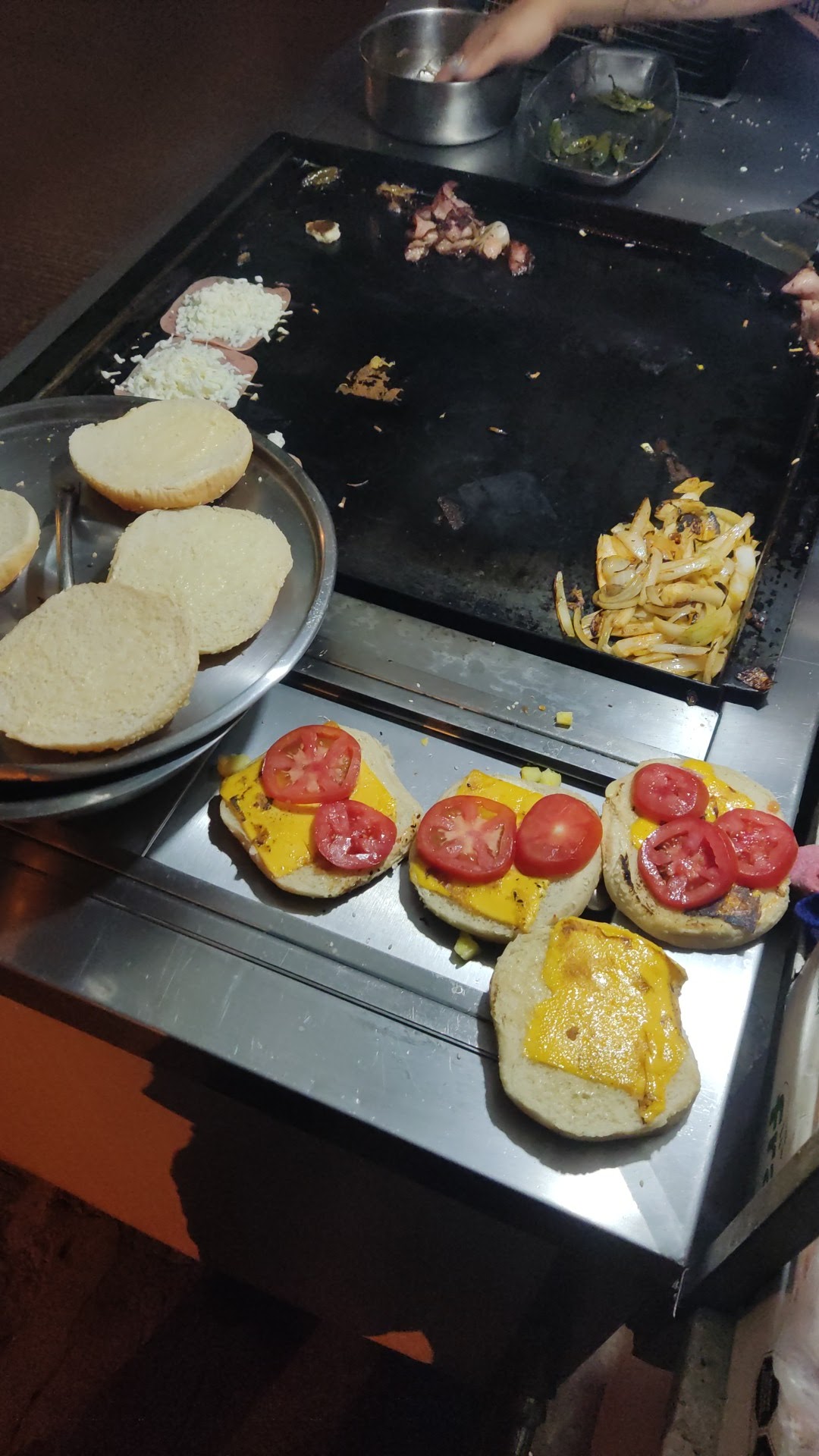 Happy buns burger image 9