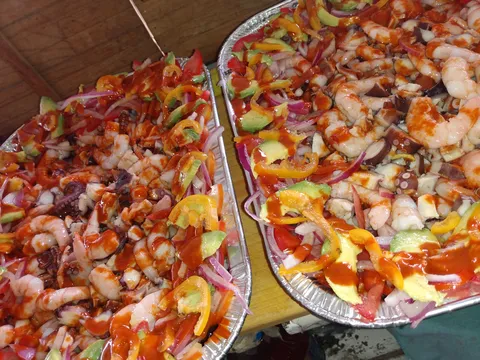 Mariscos el "neky" y familia image 2