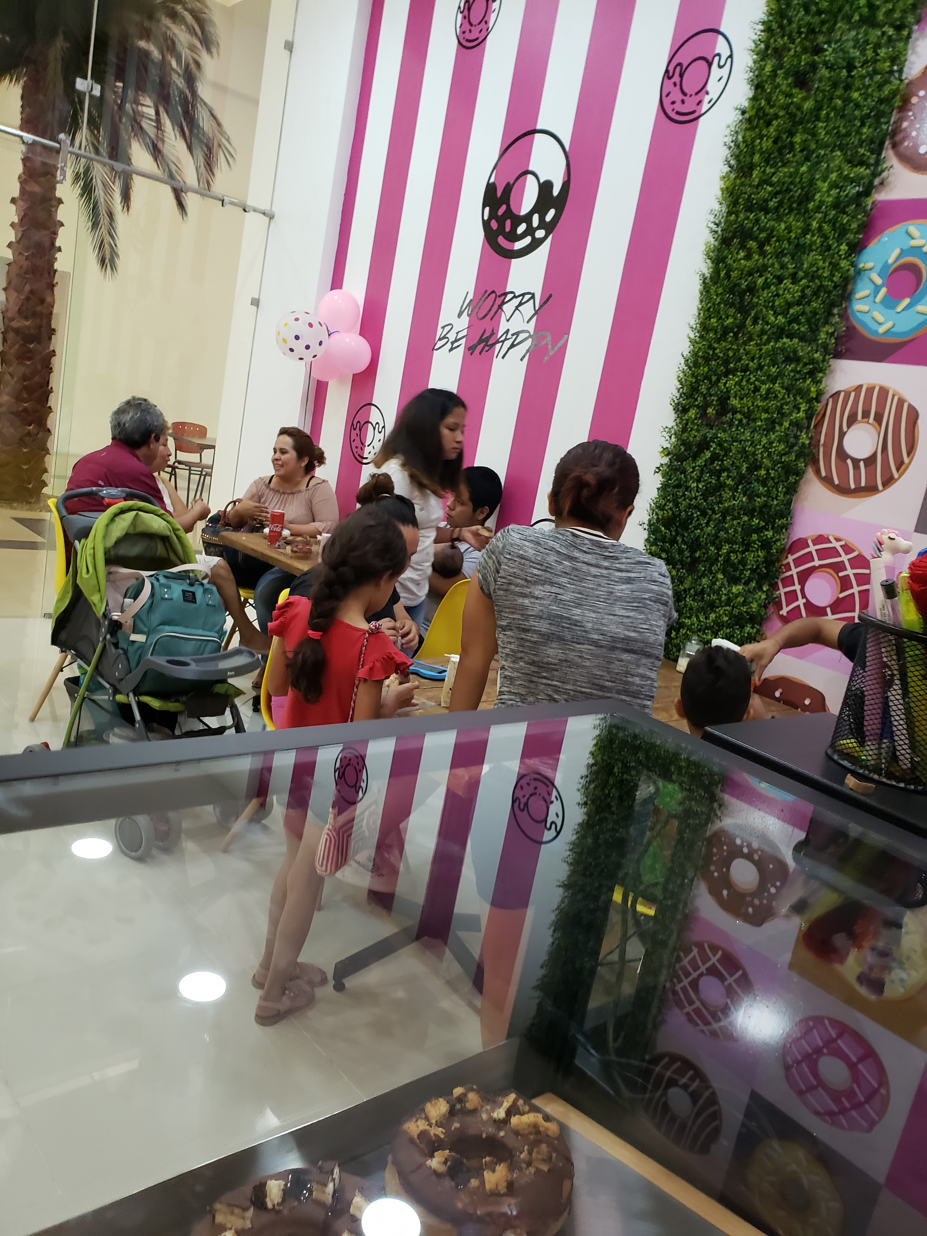 Munchin Donuts Cacahoatan image 2