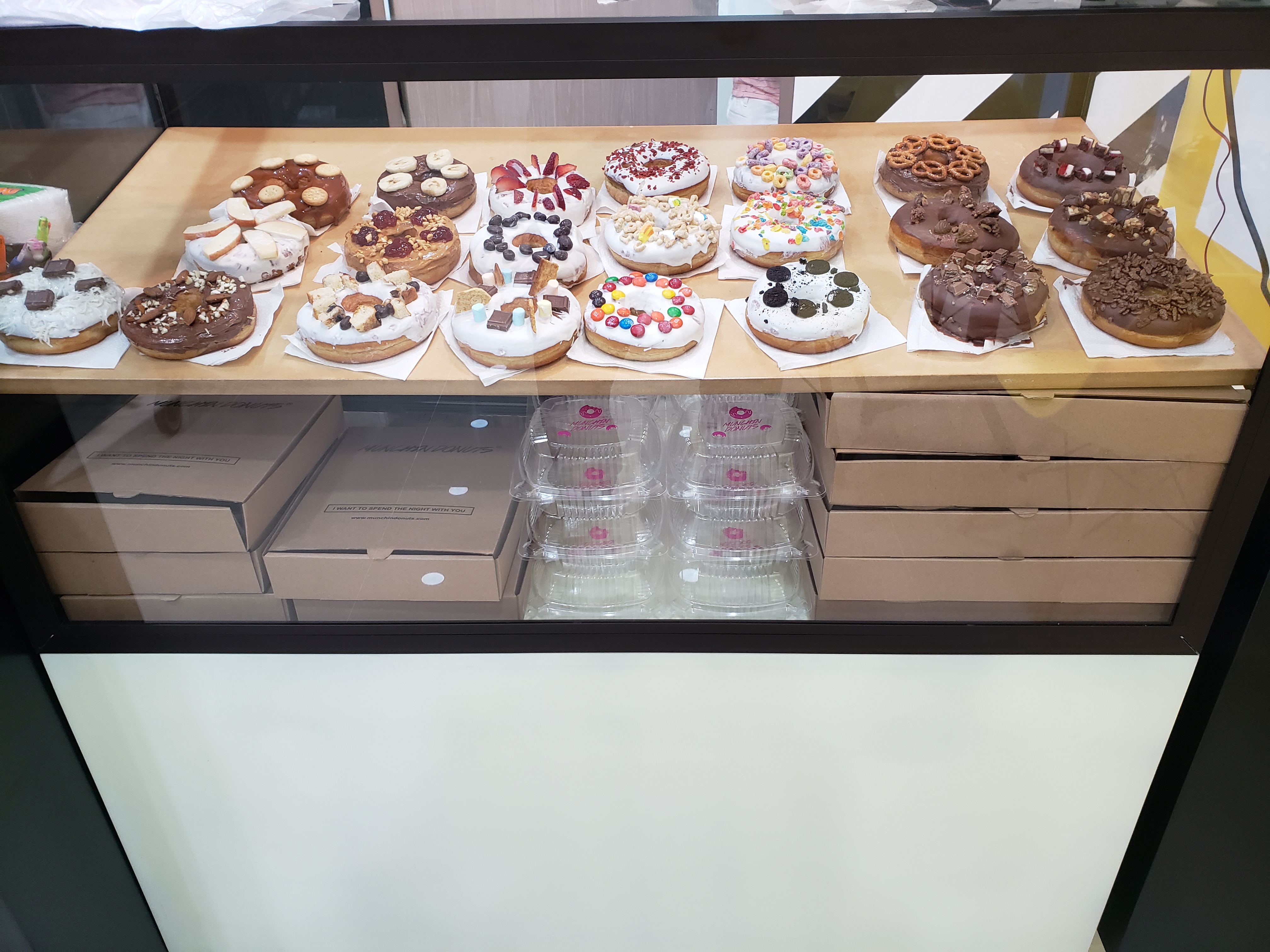 Munchin Donuts Cacahoatan image 3