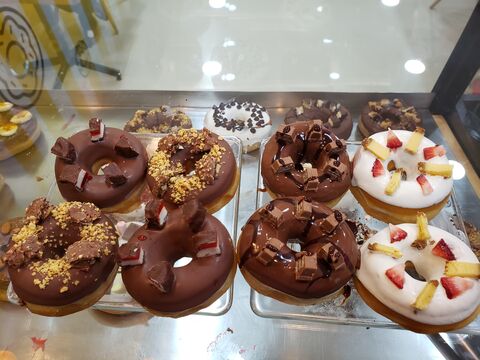Munchin Donuts Cacahoatan image 4