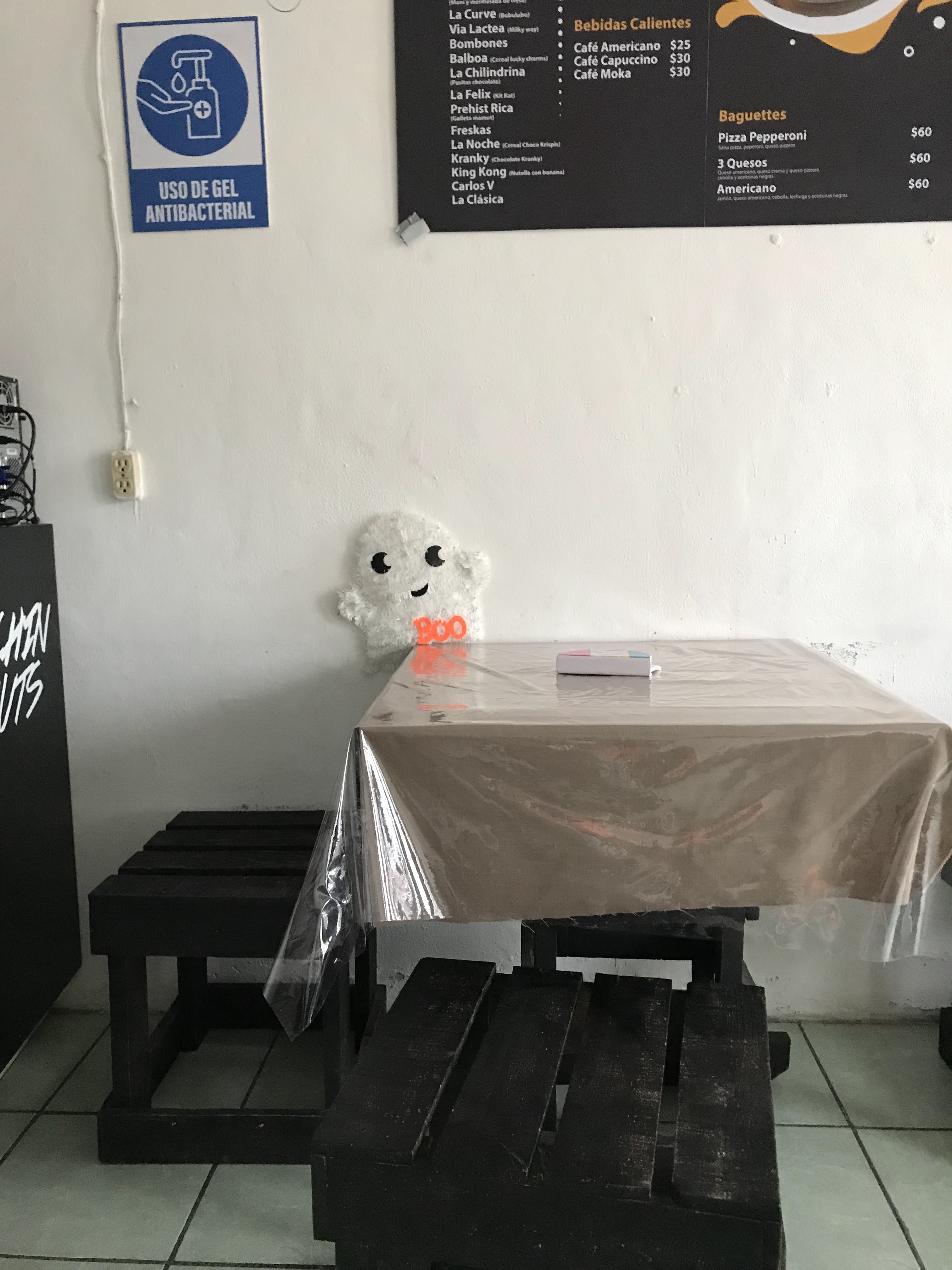 Munchin Donuts Cacahoatan image 9