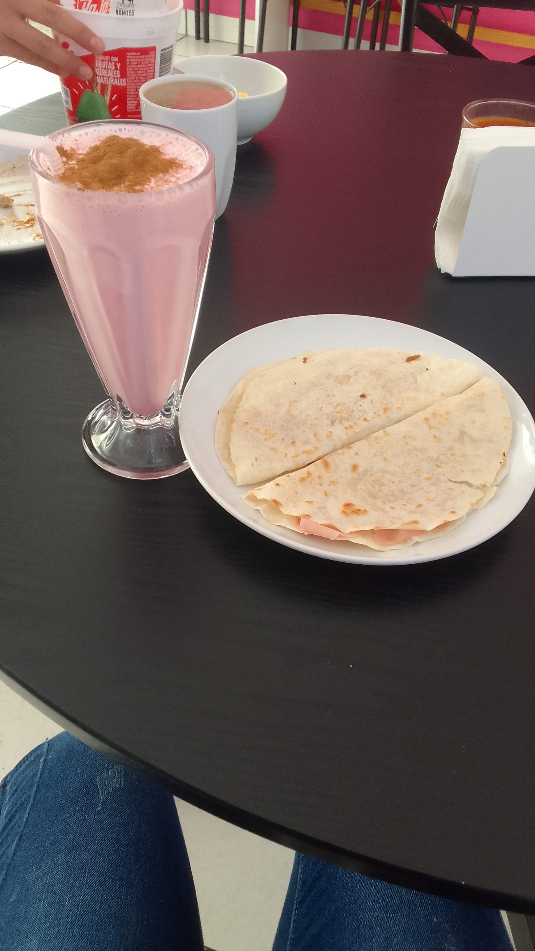 Loncheria "El alegre" image 2