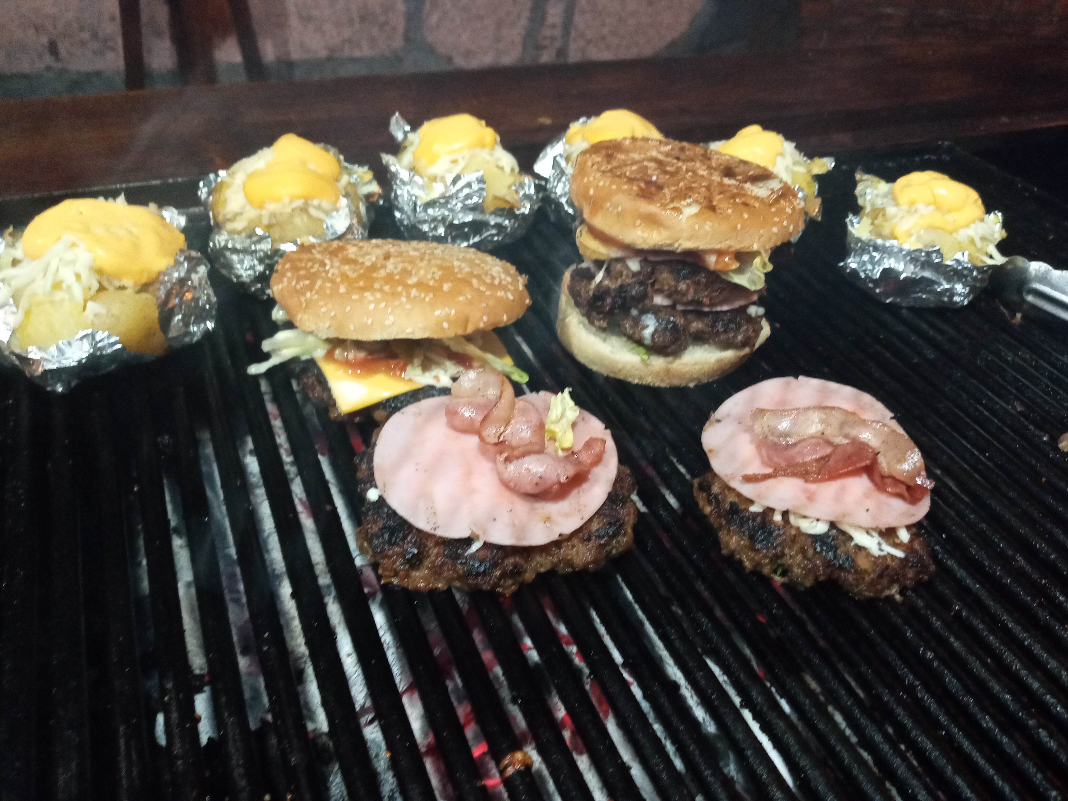 Hamburguesas al Carbón Rafa image 2