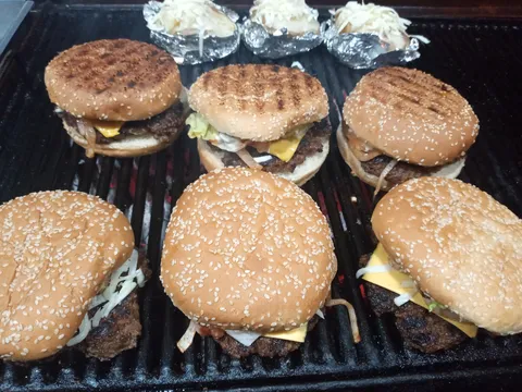 Hamburguesas al Carbón Rafa image 3