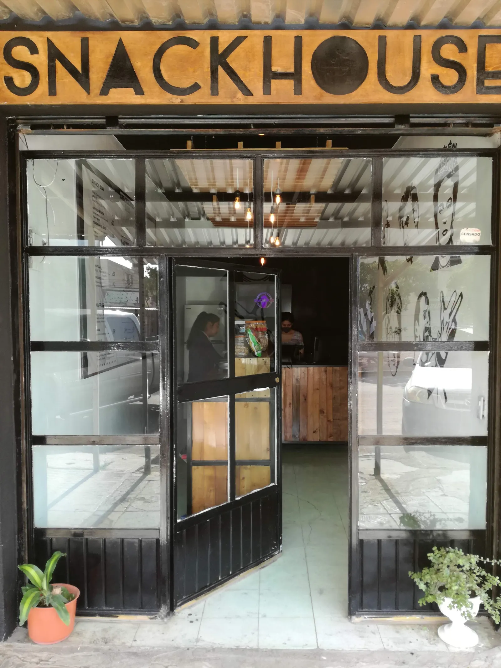 Snack House image 3