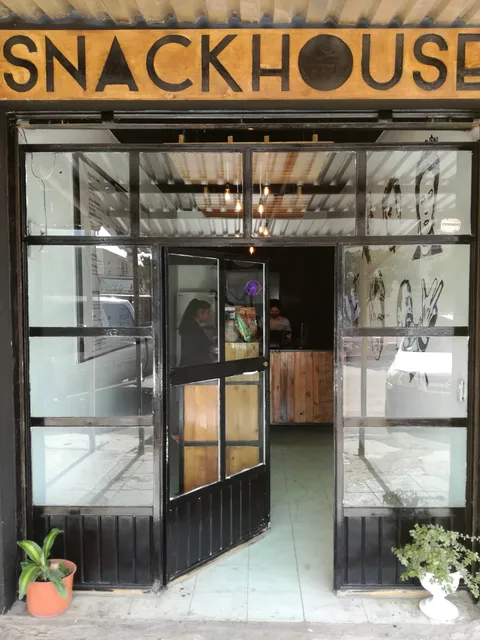 Snack House image 3