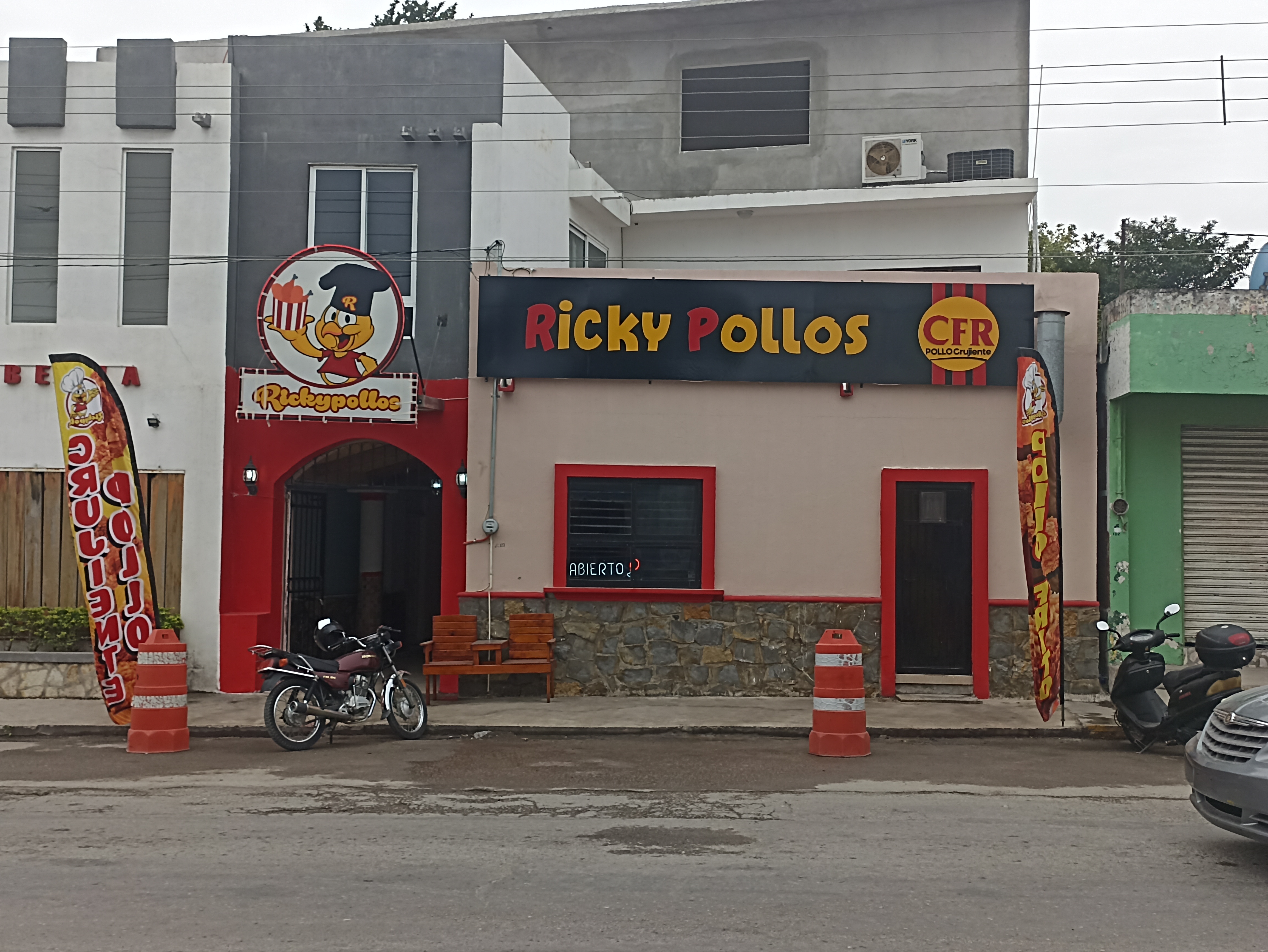 Ricky Pollos image 1