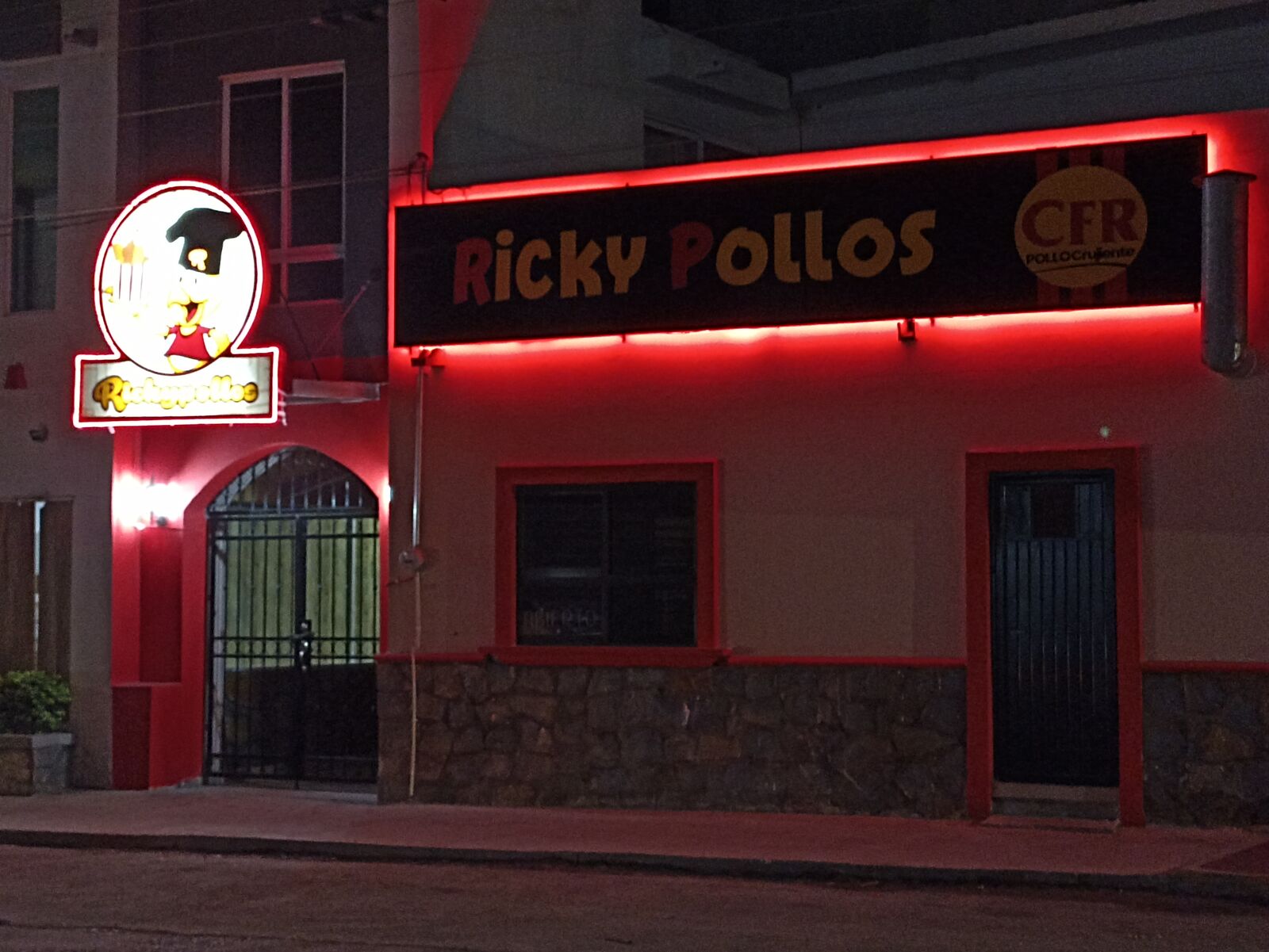 Ricky Pollos image 5