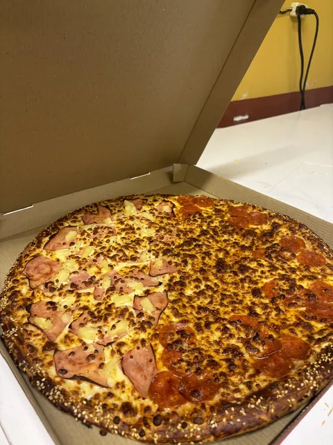 Carlo's Pizza & Hamburguesas image 1