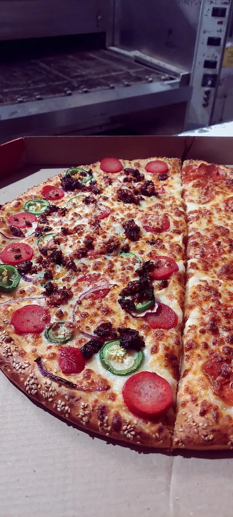 Carlo's Pizza & Hamburguesas image 4