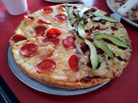 Mendoza Pizza image 3