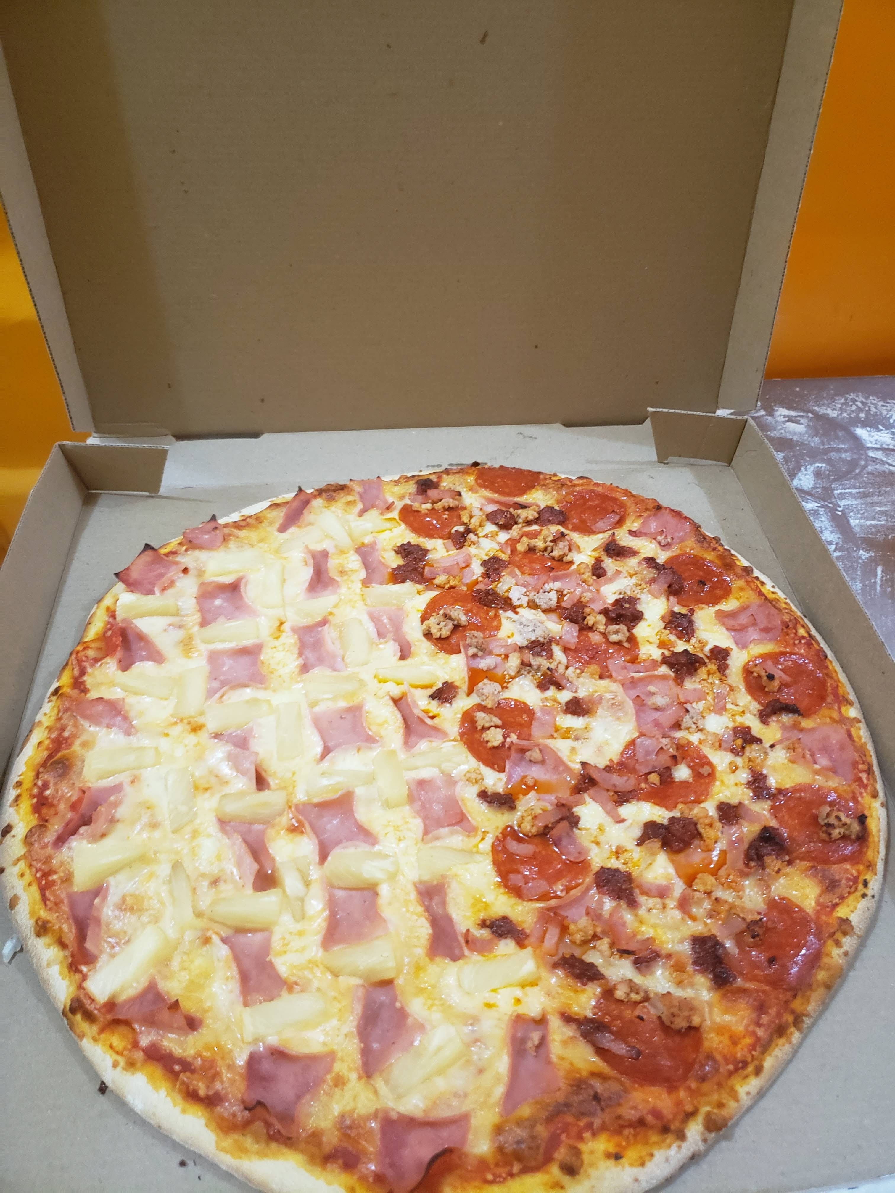 Gamer's Pizza image 1