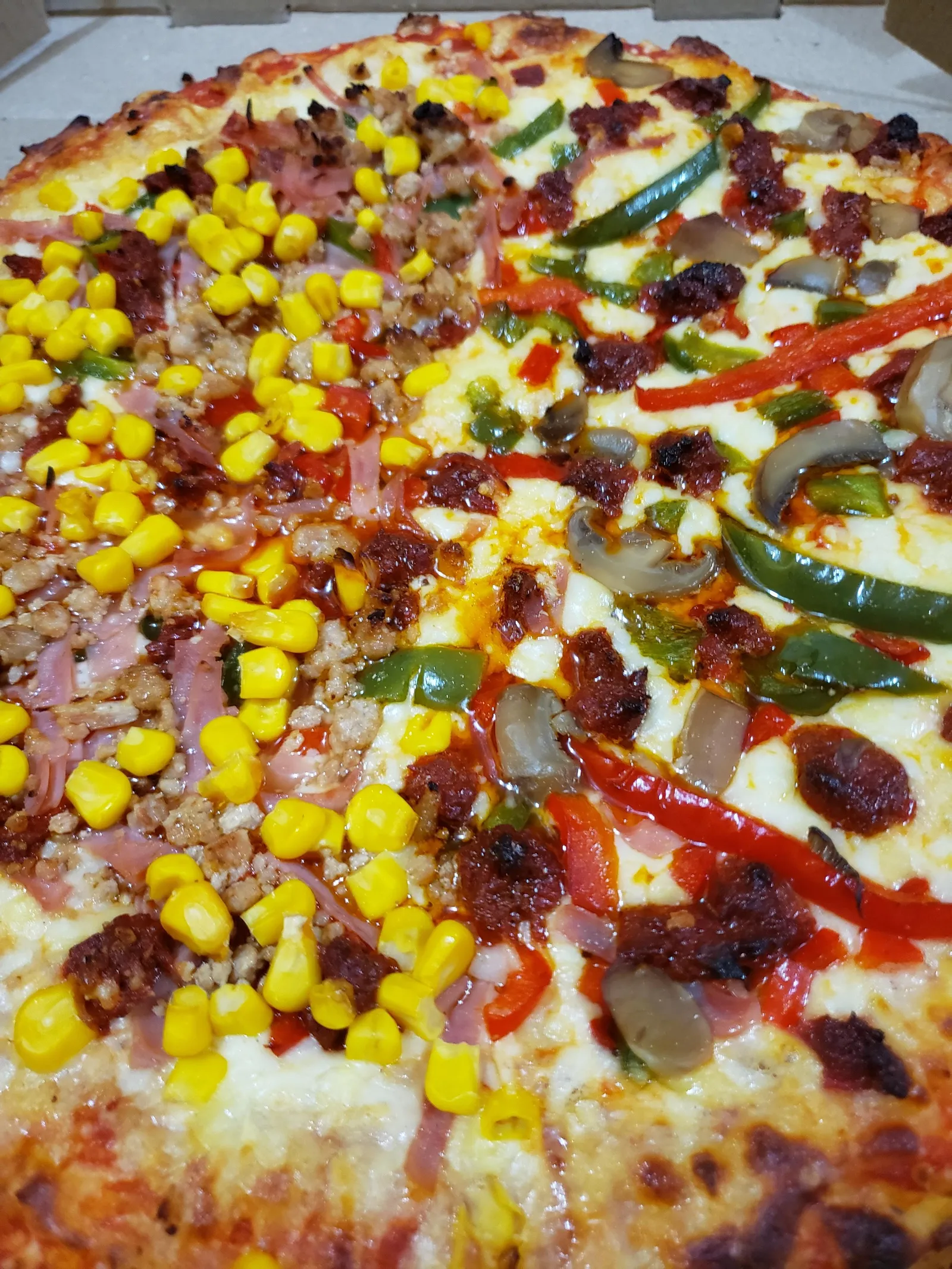 Gamer's Pizza image 9