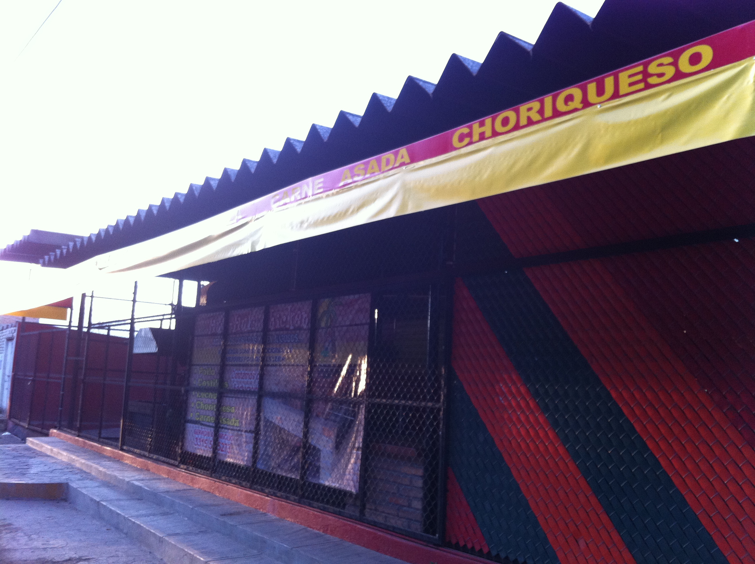 Huli - Huli Chicken Sucursal " El Tacotal " image 1