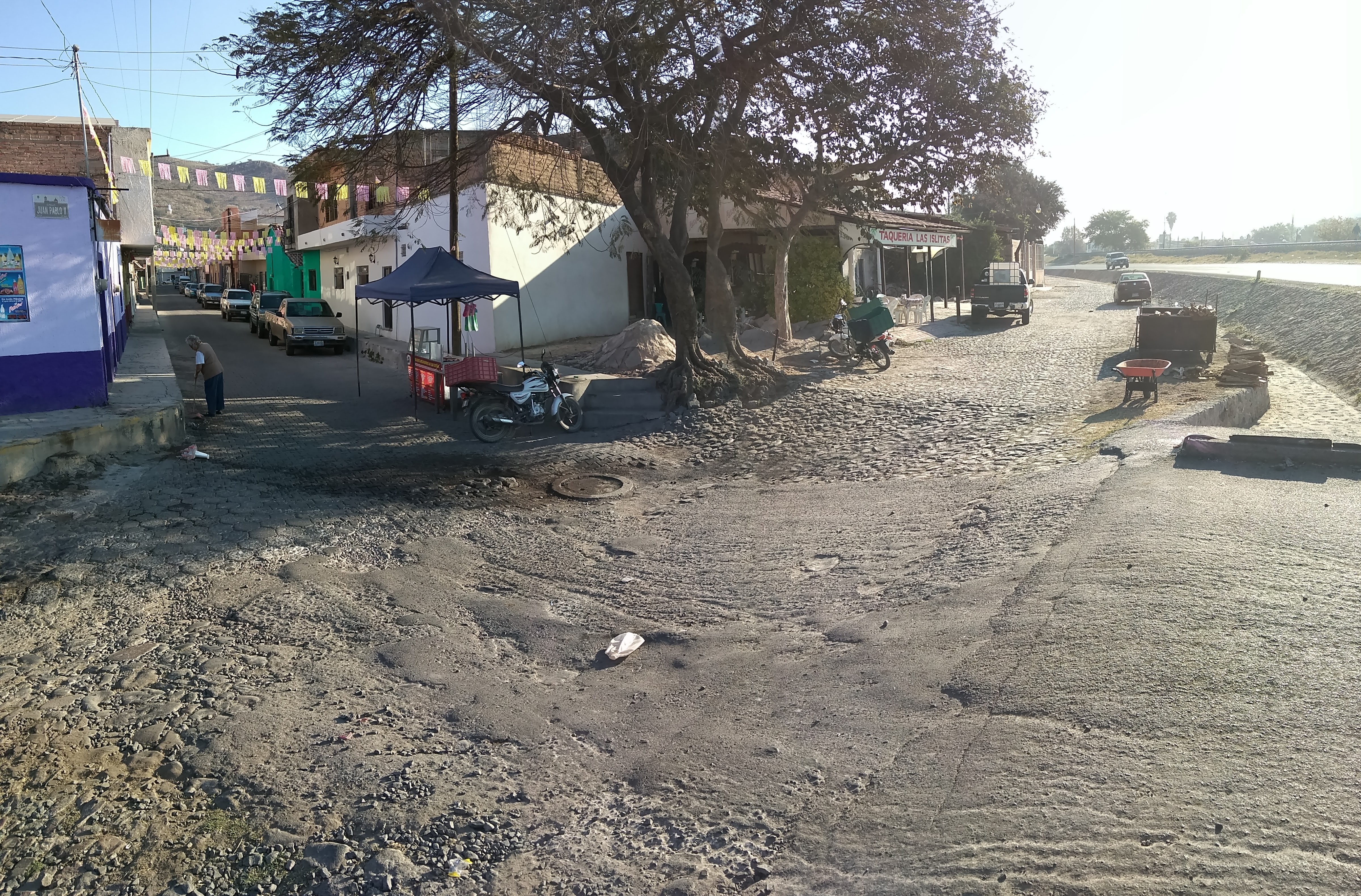 Huli - Huli Chicken Sucursal " El Tacotal " image 8