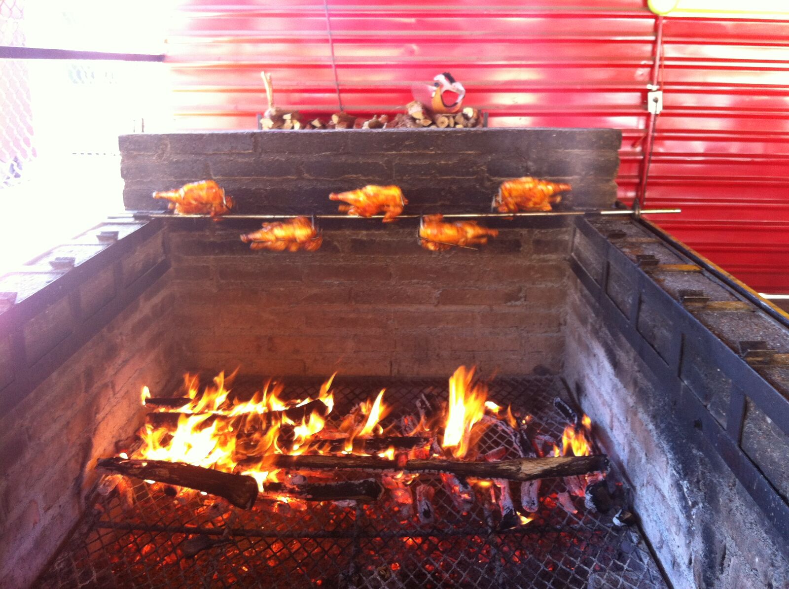 Huli - Huli Chicken Sucursal " El Tacotal " image 10