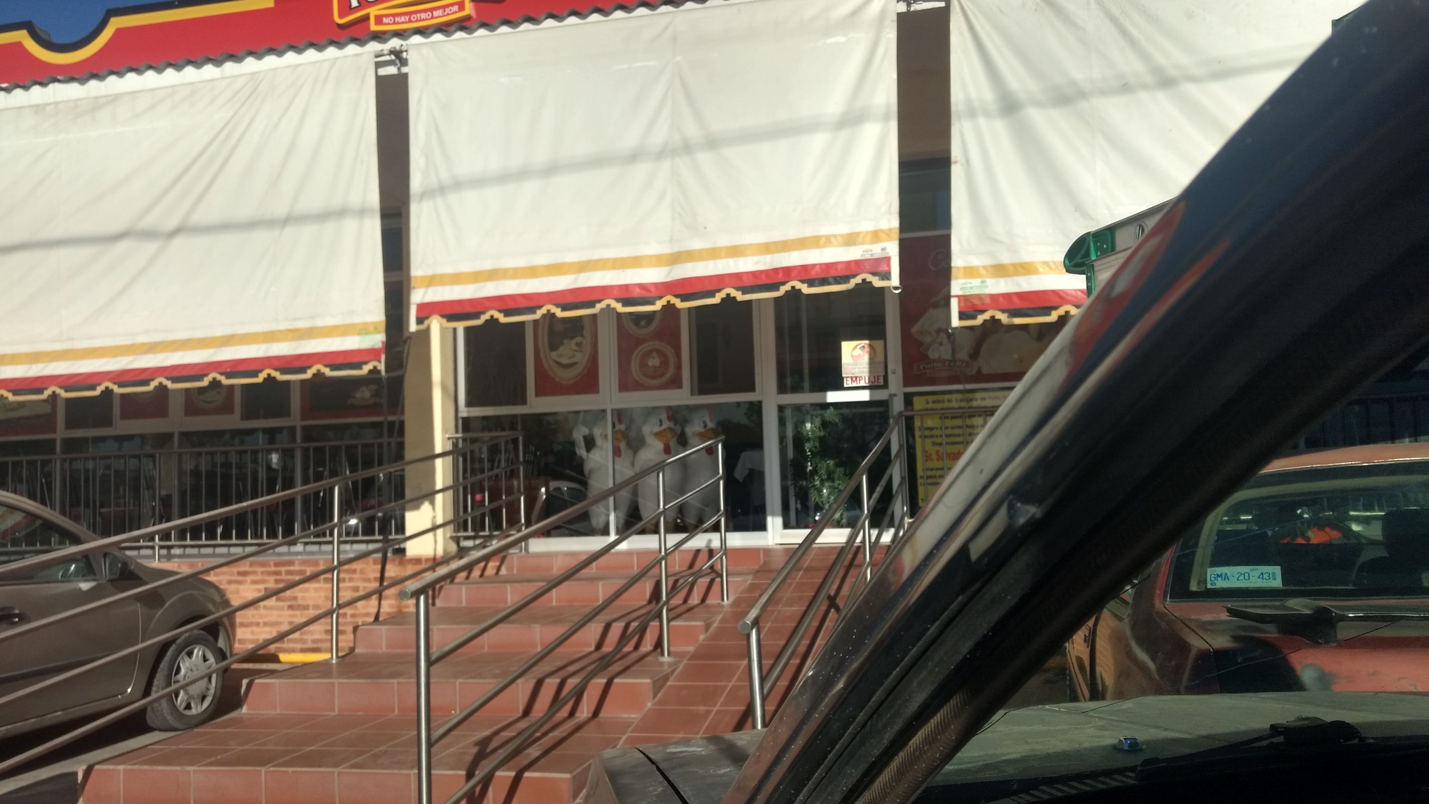 Pollo Feliz, Suc. Libramiento image 6