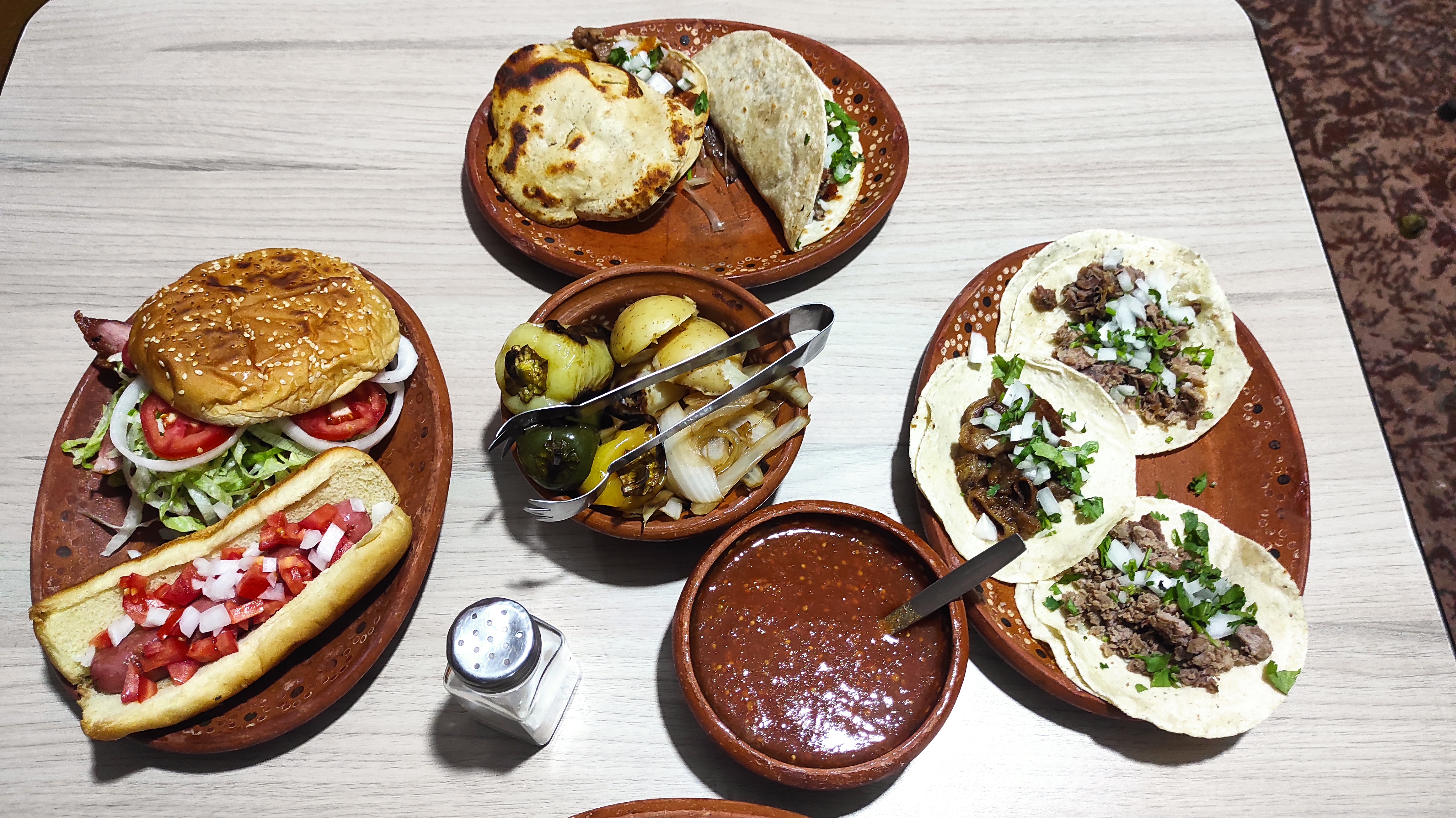 Tacos & Hamburguesas Tito's image 1