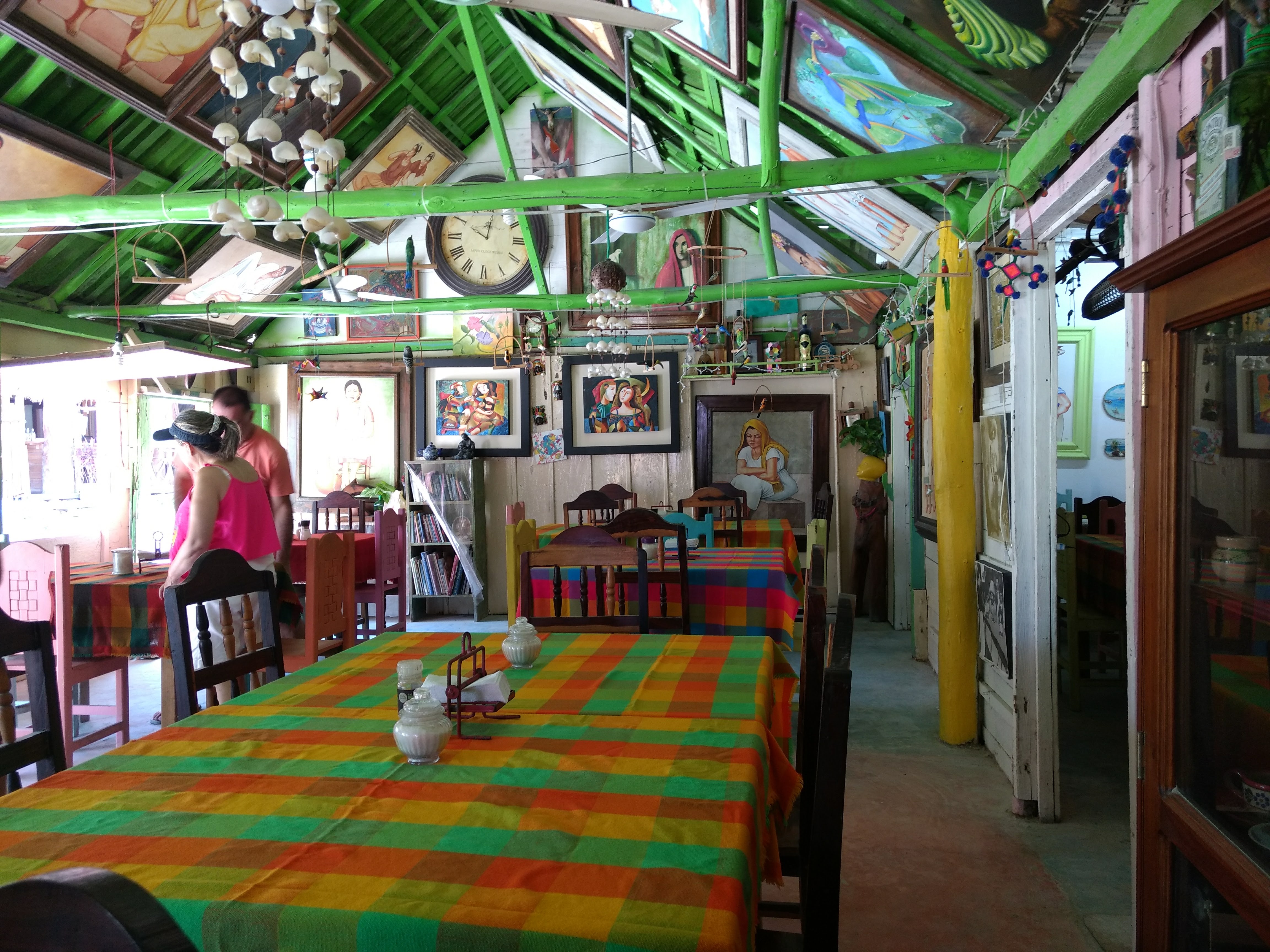 La Isla del Colibri image 5