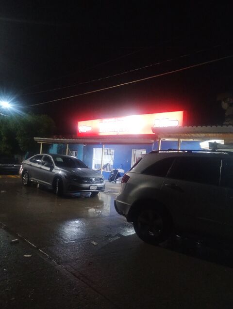 Cenaduría y tacos Barajas image 3