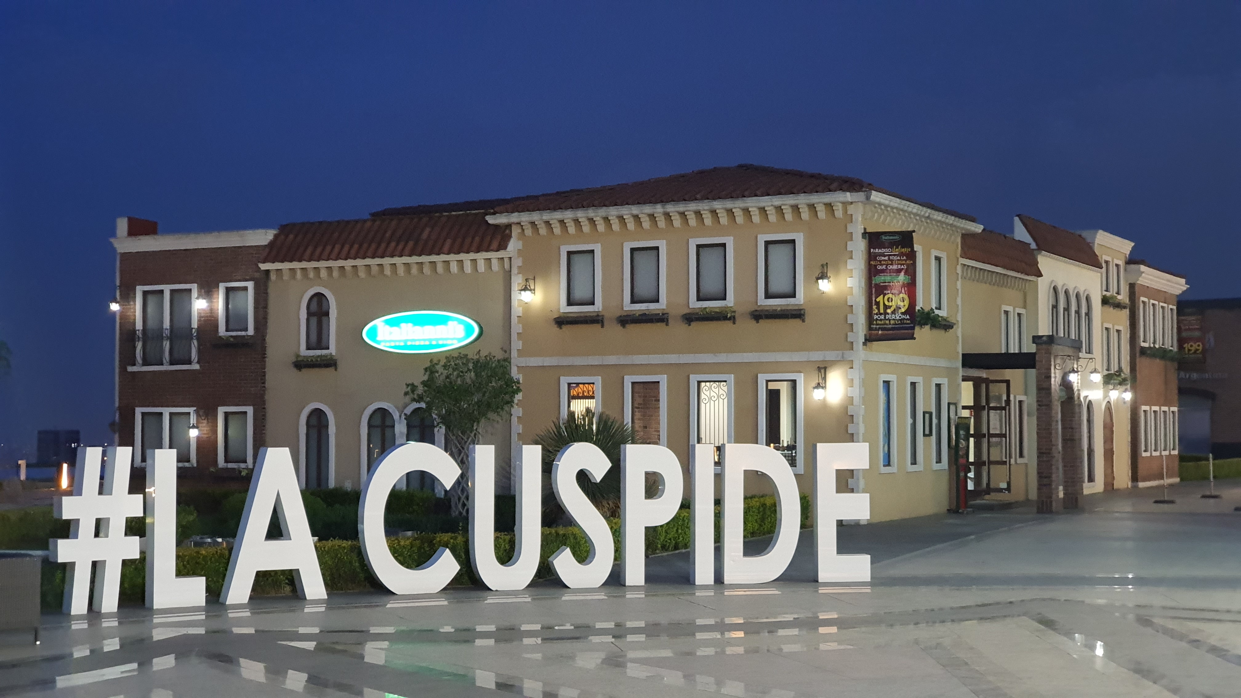 Italianni's Lomas Verdes image 4